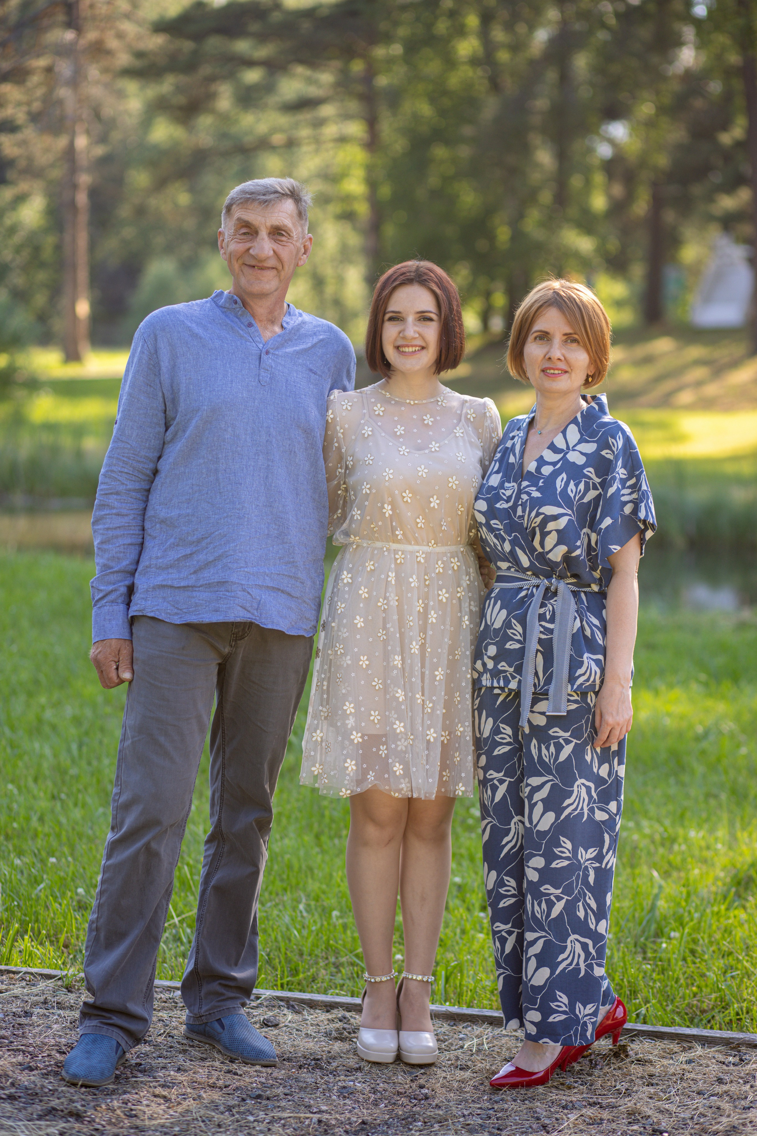 Фотосессия на выпускной. Школа № 12, 11 класс, 2024 г. Студия выпускных альбомов Остров