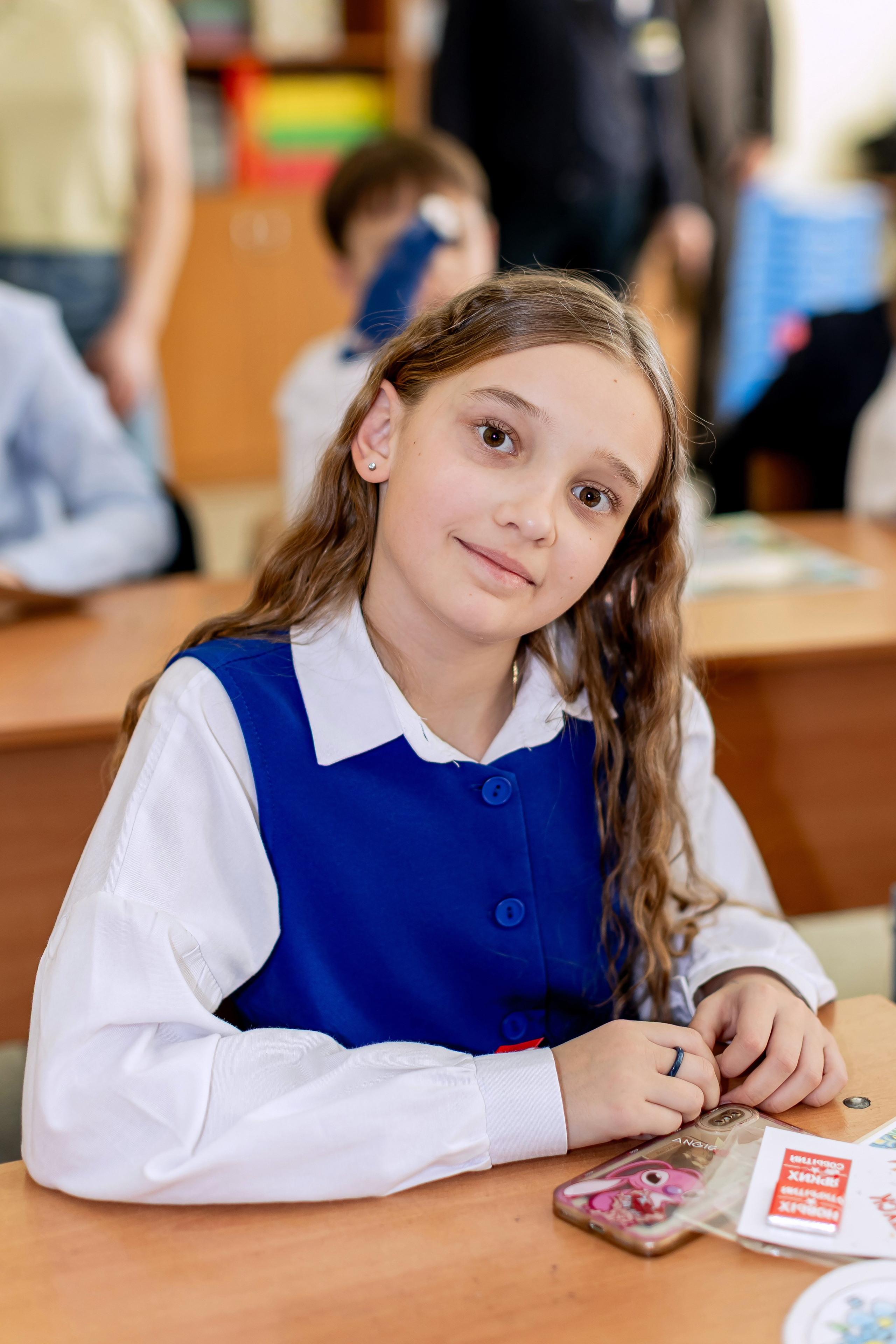 Выпускной в начальной школе в классе. Фотограф и видеограф Москва. Свадебный фотограф, видеограф. Выпускные альбомы. Оживающие альбомы