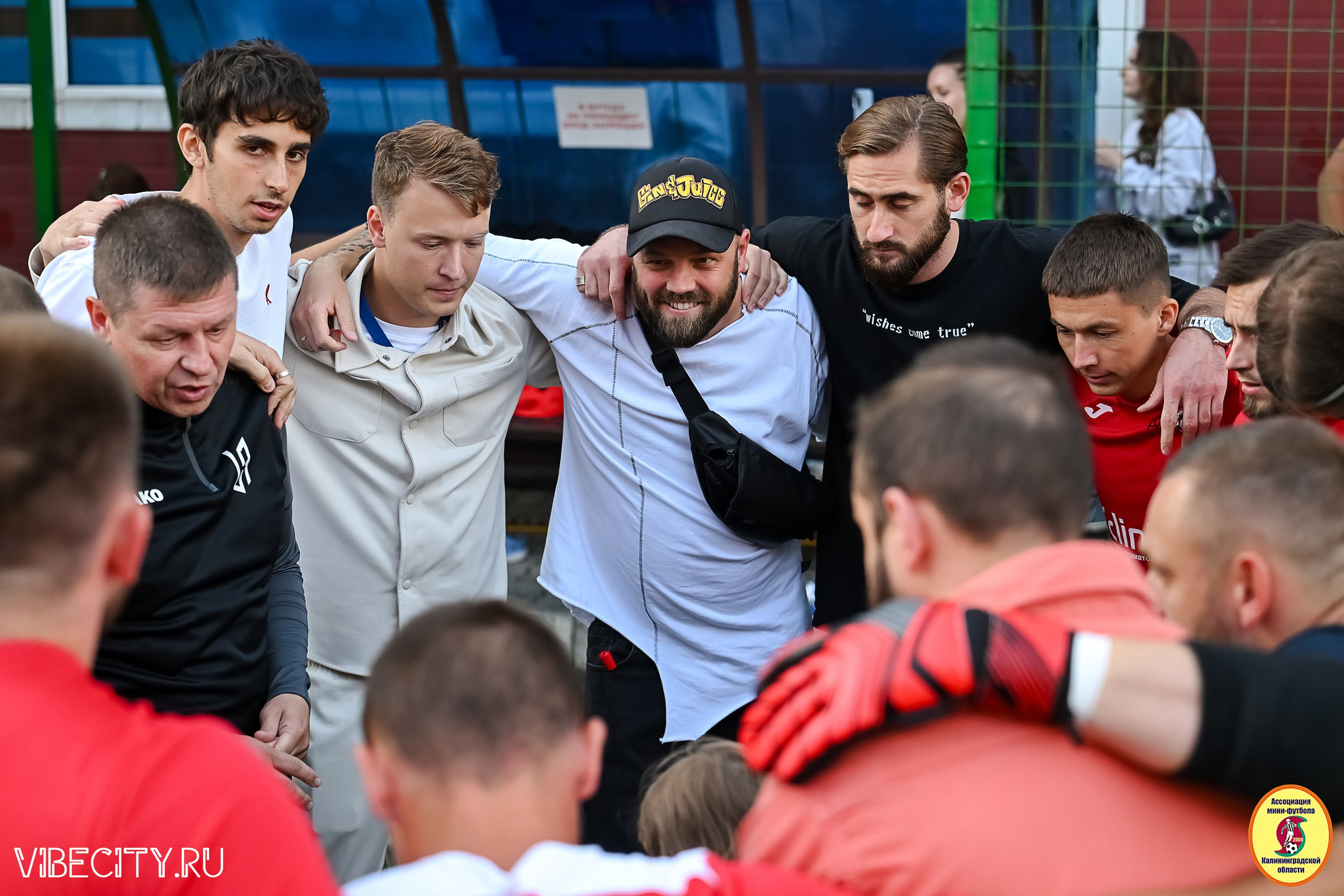 ИГРЫ МИНИ-ФУТБОЛЬНОЙ И КОРПОРАТИВНОЙ ЛИГИ. VIBECITY.RU Вайб Сити Ру Фоторепортажи Фотоотчеты Калининград