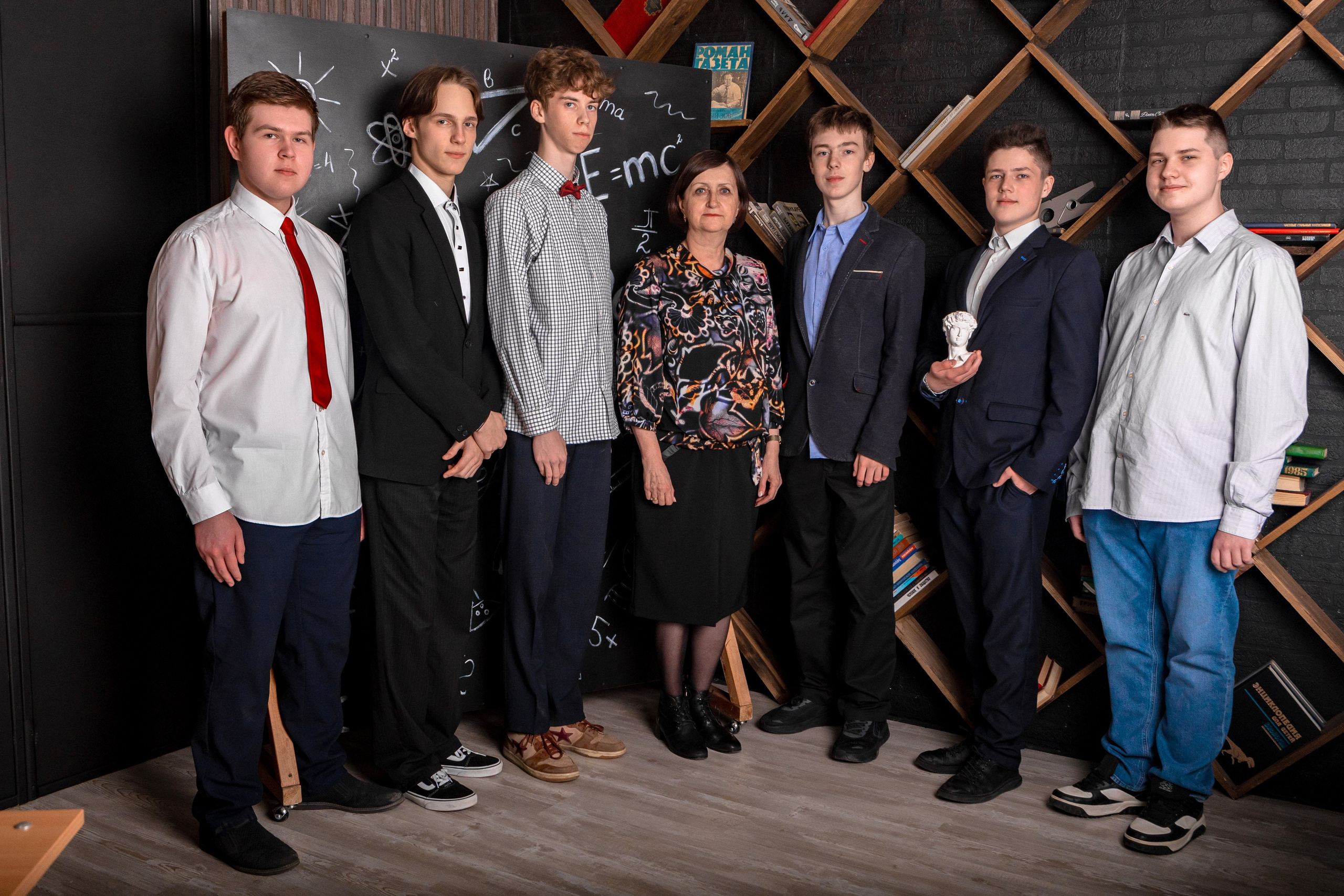 Выпускник школы. Фотокниги и выпускные альбомы в Иваново