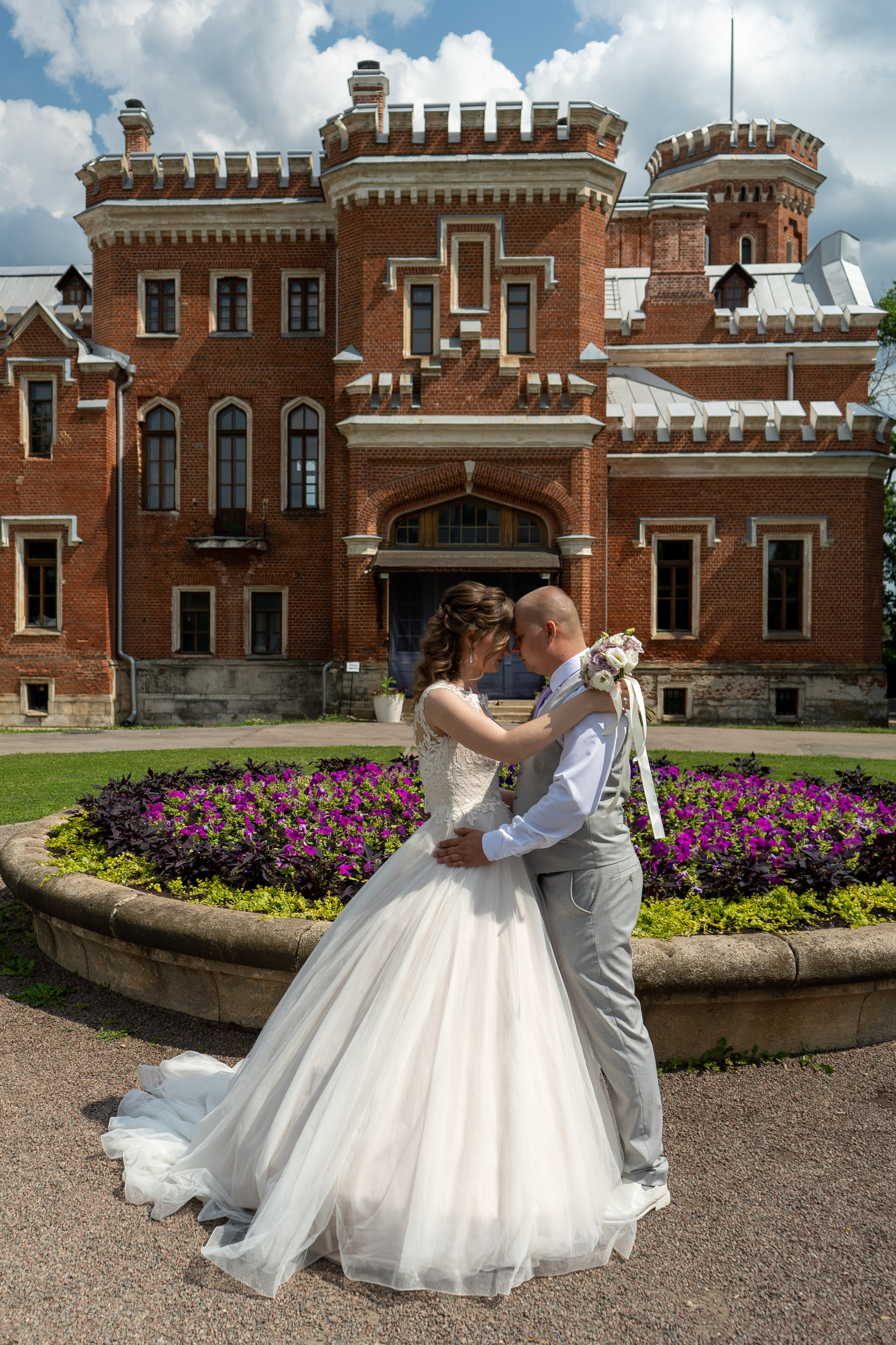 Замок Принцессы Ольденбургской в Рамони. Свадебный фотограф и видеограф в Воронеже