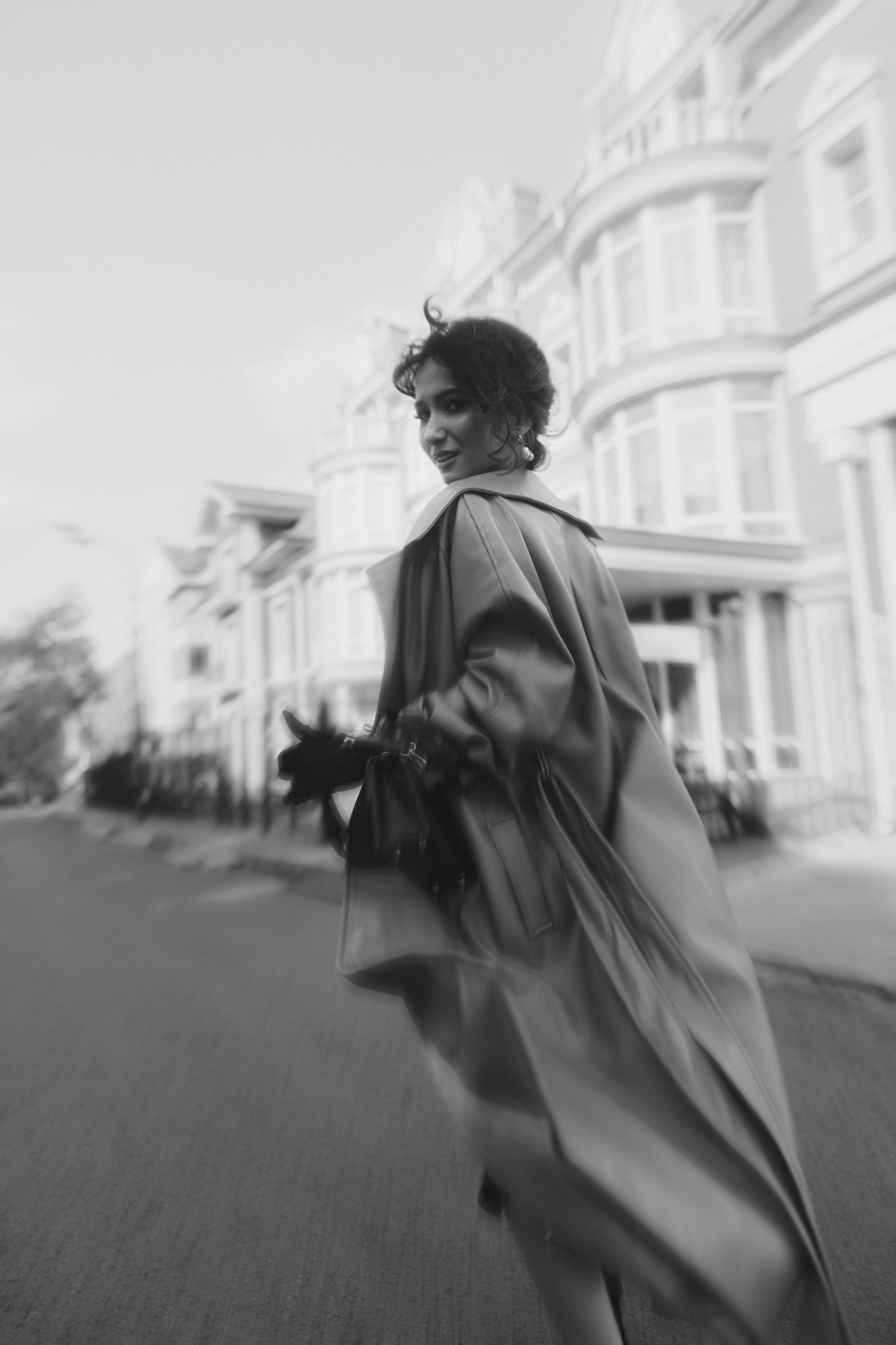 Street photo shoot with Alia in Kazan in Italian style