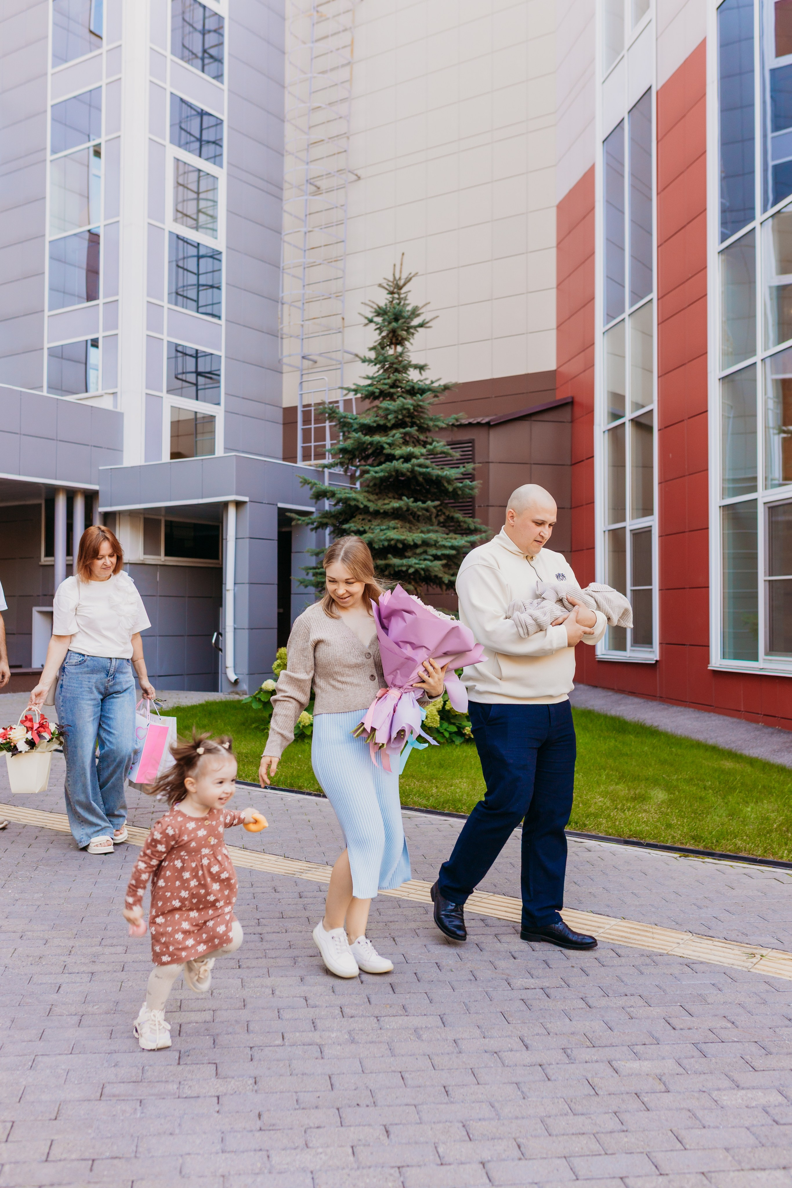 Фотосъемка выписки. Фотограф новорожденных в г. Барнаул Ренпенинг Катерина
