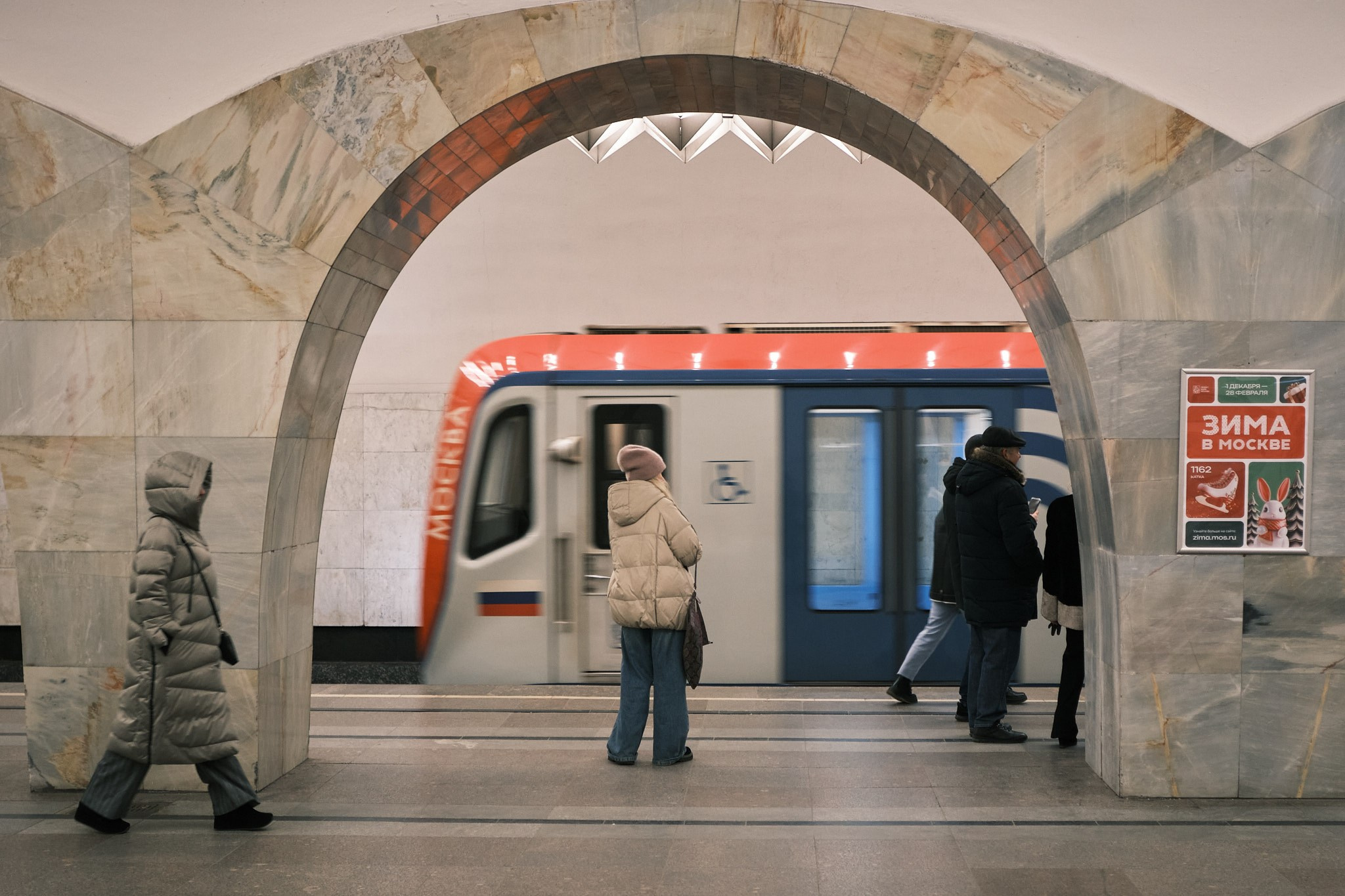 Москва без снега. Фотографъ Сергѣевъ. Поймать мгновеніе