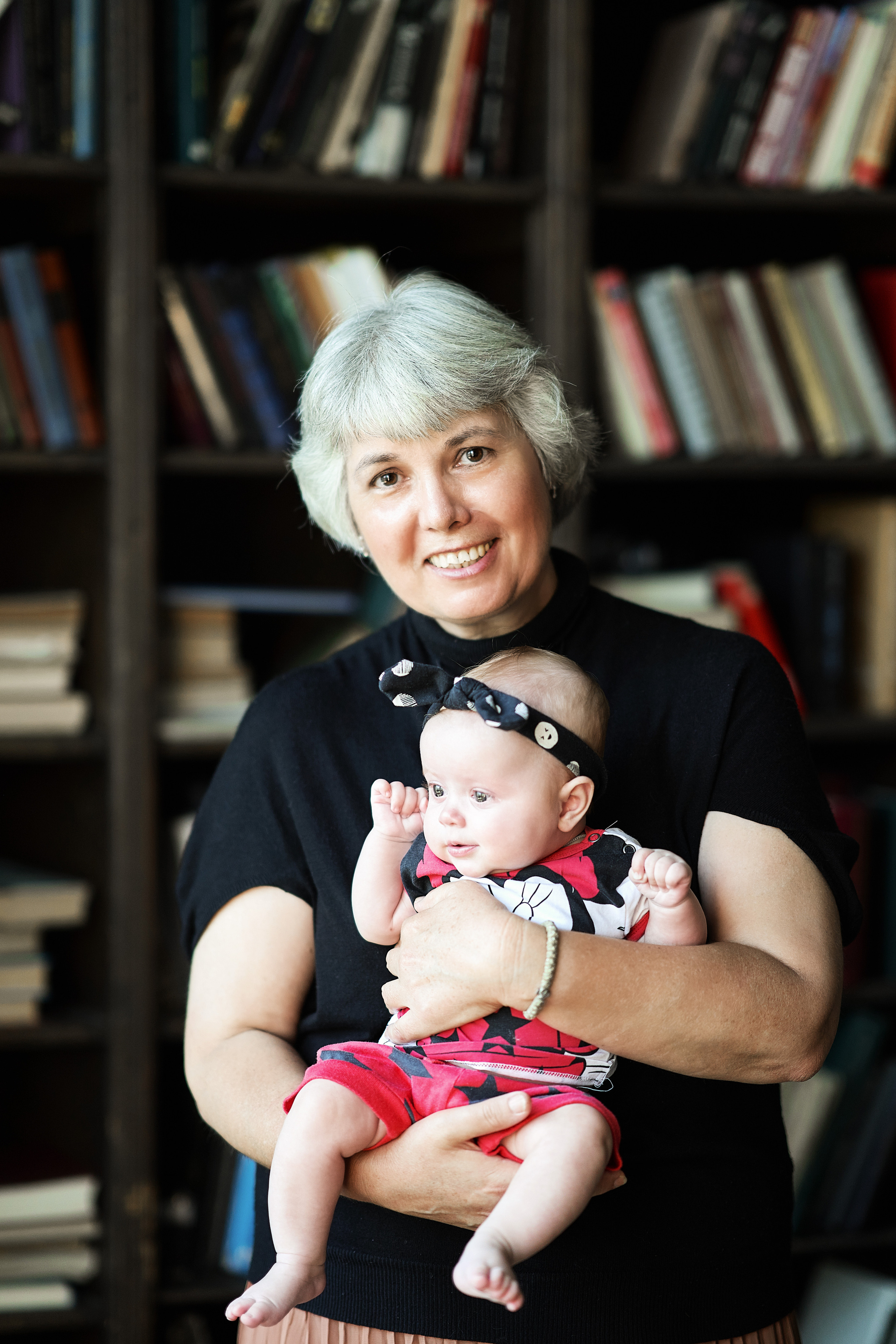 Семейная фотосессия в студии Москвы. Фотограф Евгений Опарин