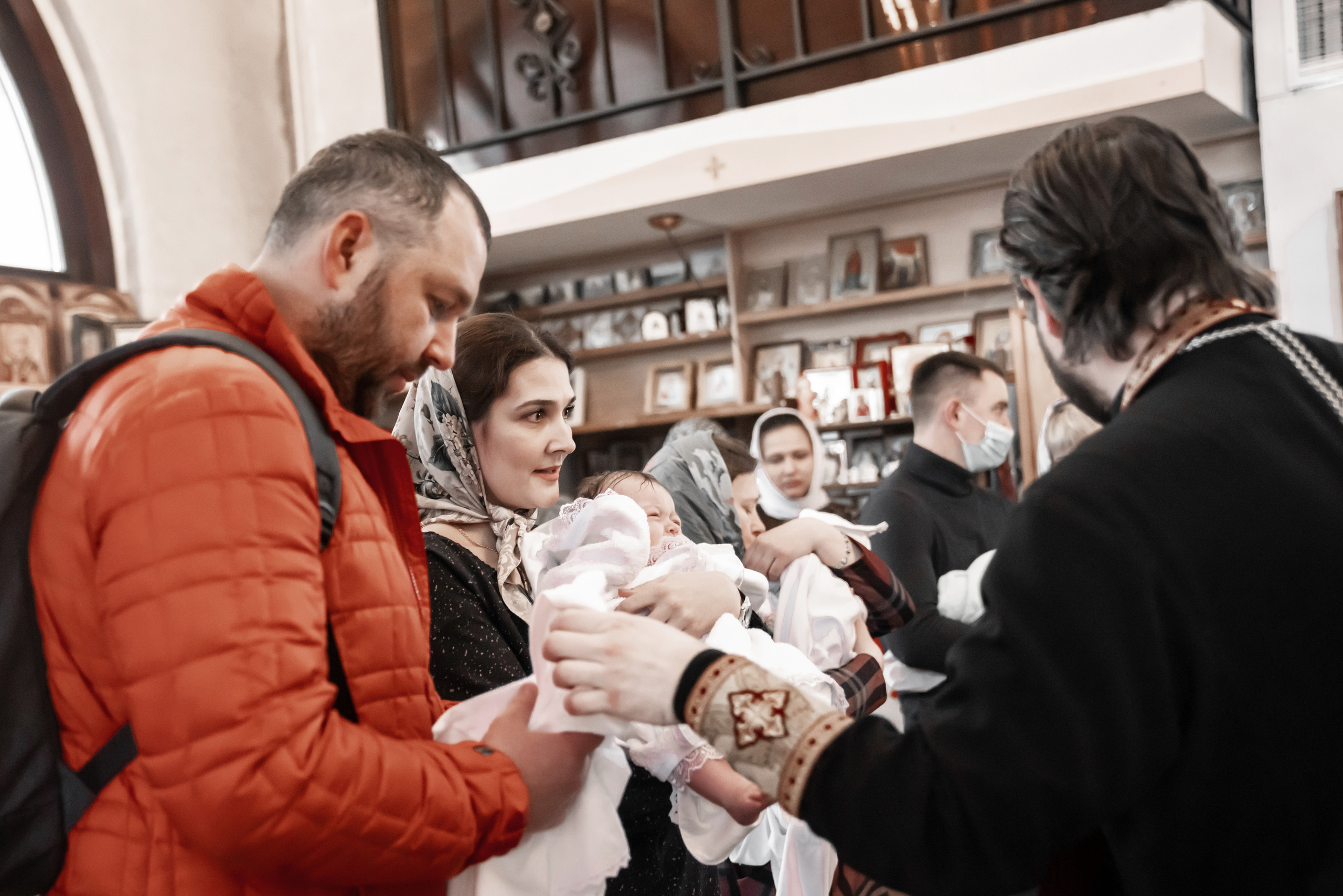 Таинство крещения. Фотограф Евгений Опарин