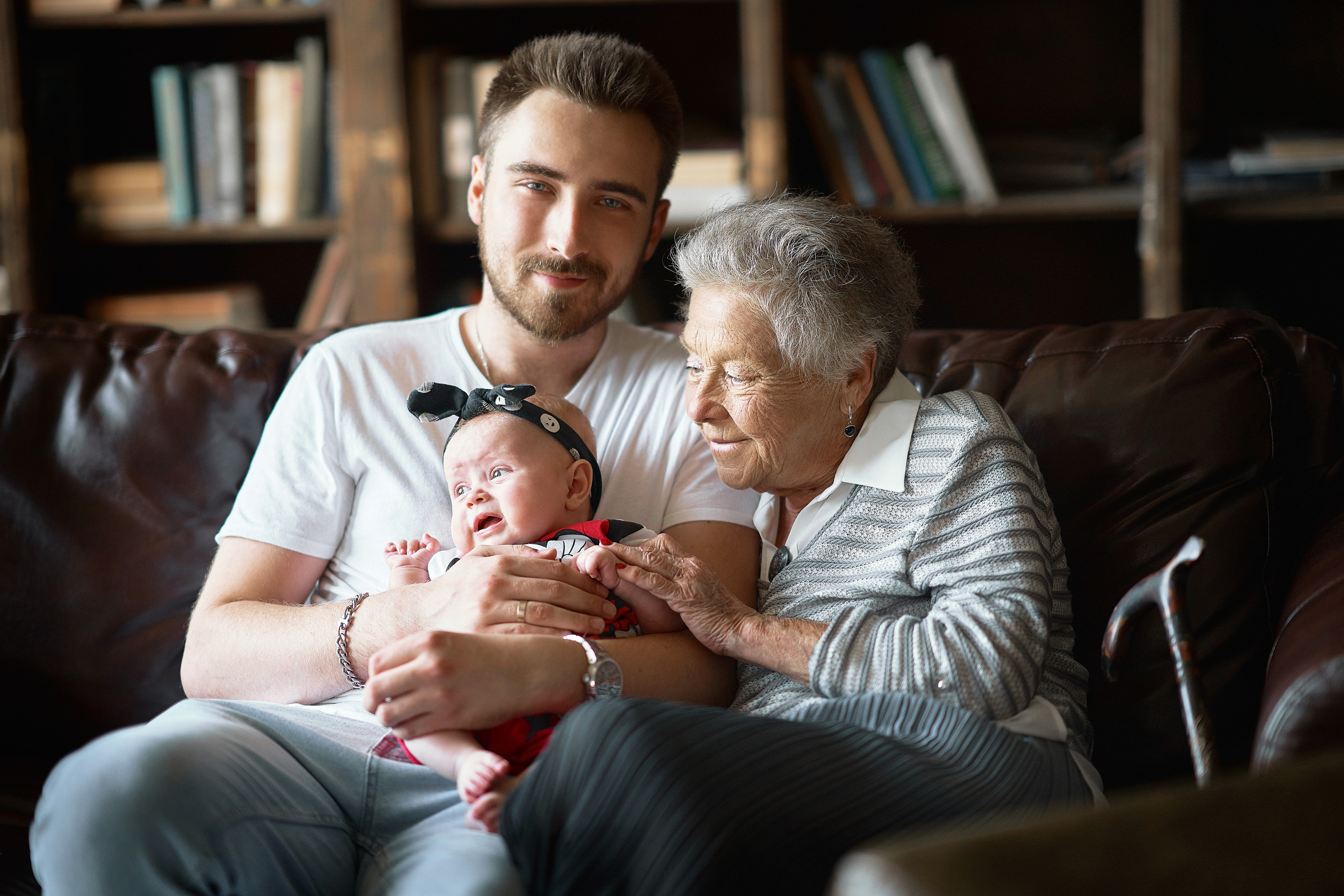 Семейная фотосессия в студии Москвы. Фотограф Евгений Опарин
