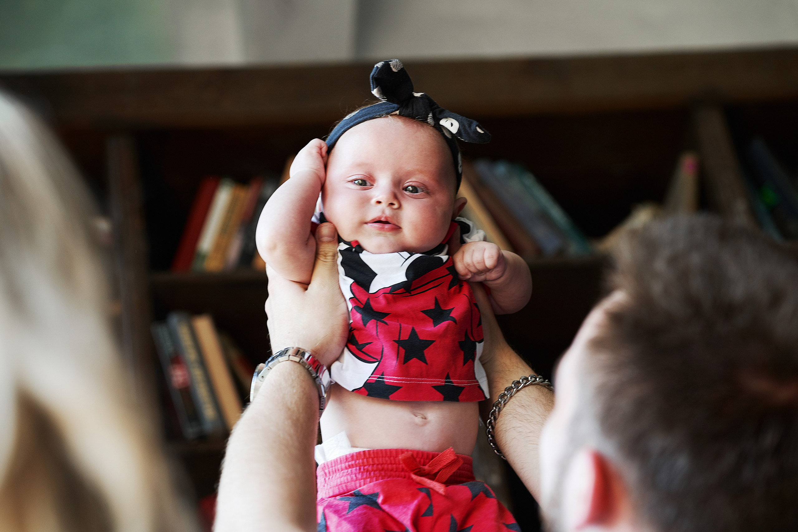 Семейная фотосессия в студии Москвы. Фотограф Евгений Опарин