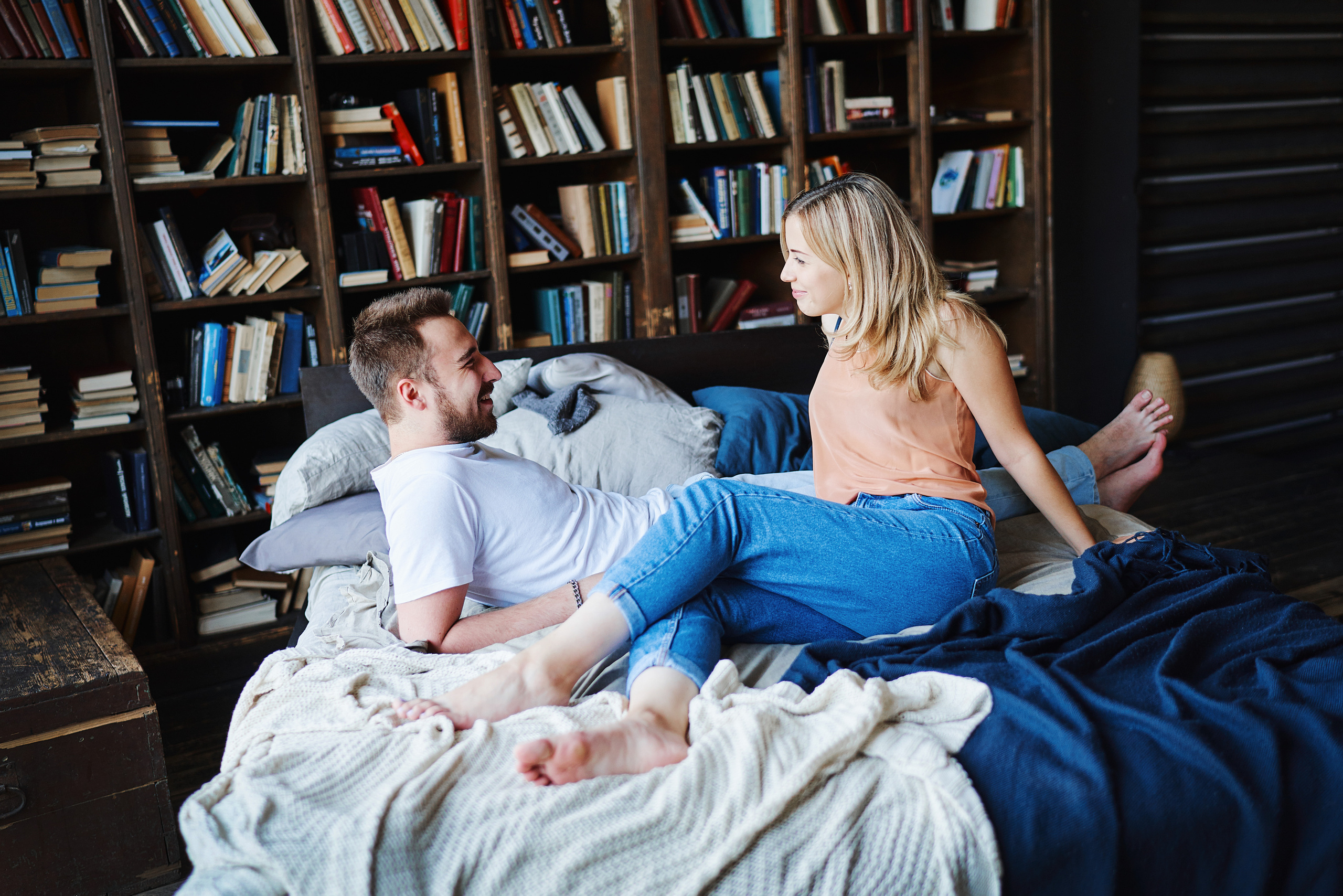 Семейная фотосессия в студии Москвы. Фотограф Евгений Опарин