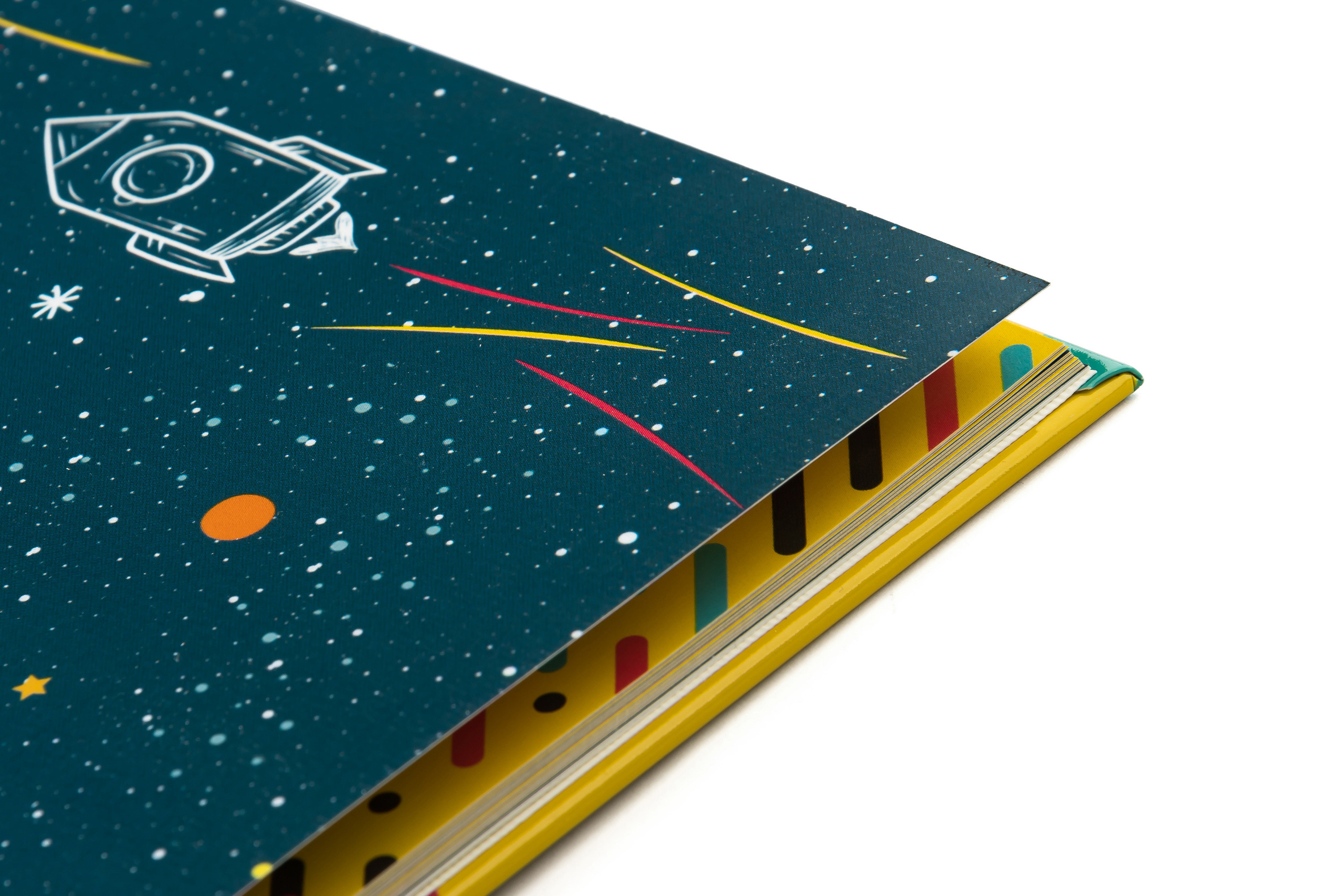 Книга в твердой обложке с журнальными листами