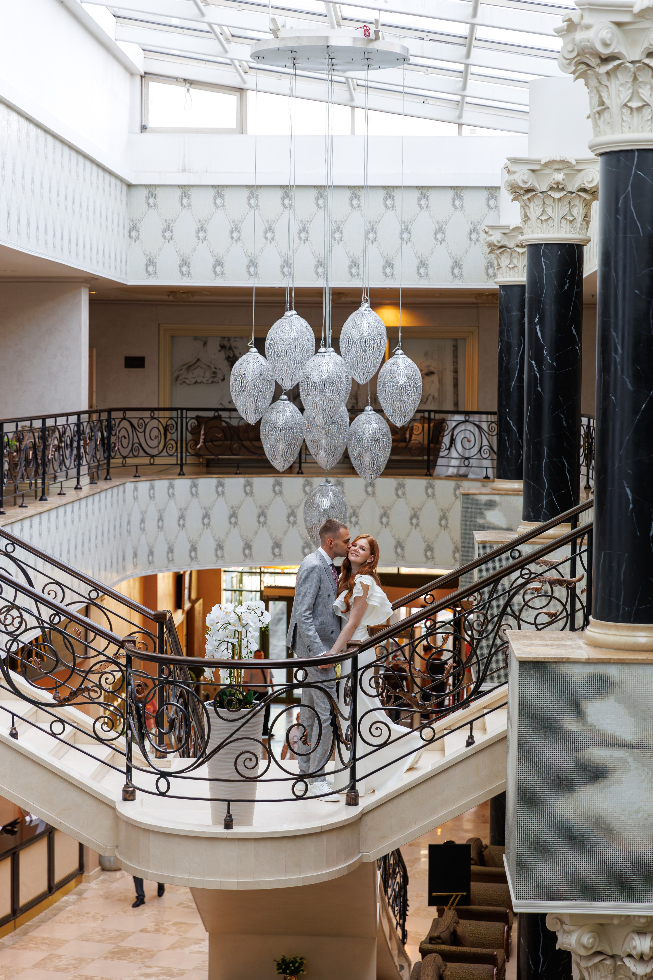 Свадебная фотосессия и сборы в отеле Милан (м. Домодедовская). Свадебный фотограф Москва и МО Сергей Киржаев