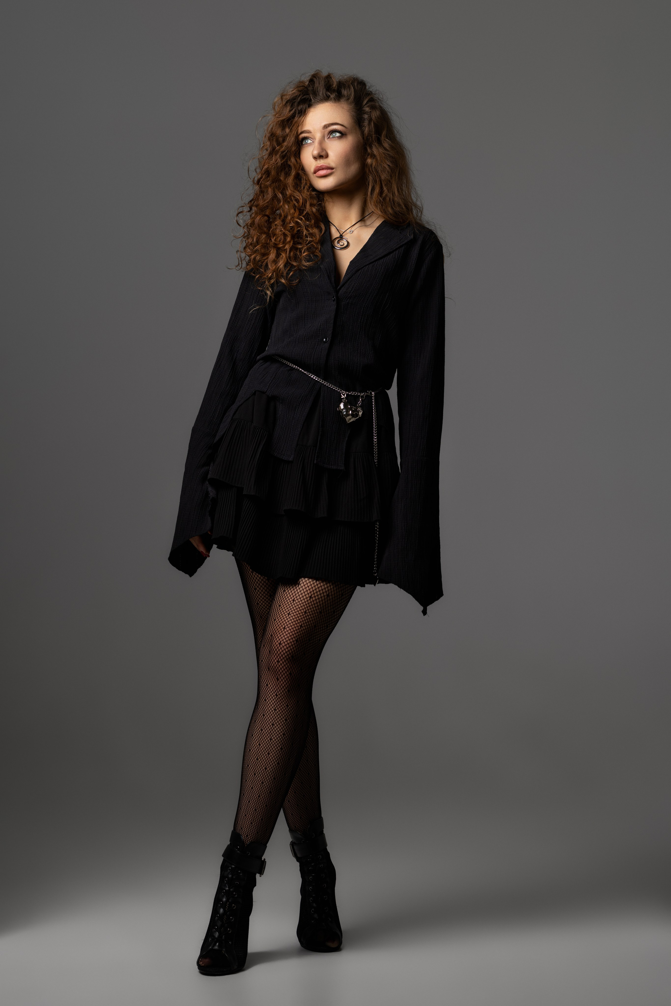 Студийная съемка на циклораме с испульсным светом с Дианой для «себя». Дмитрий Шульгин, портретный фотограф в Воронеже