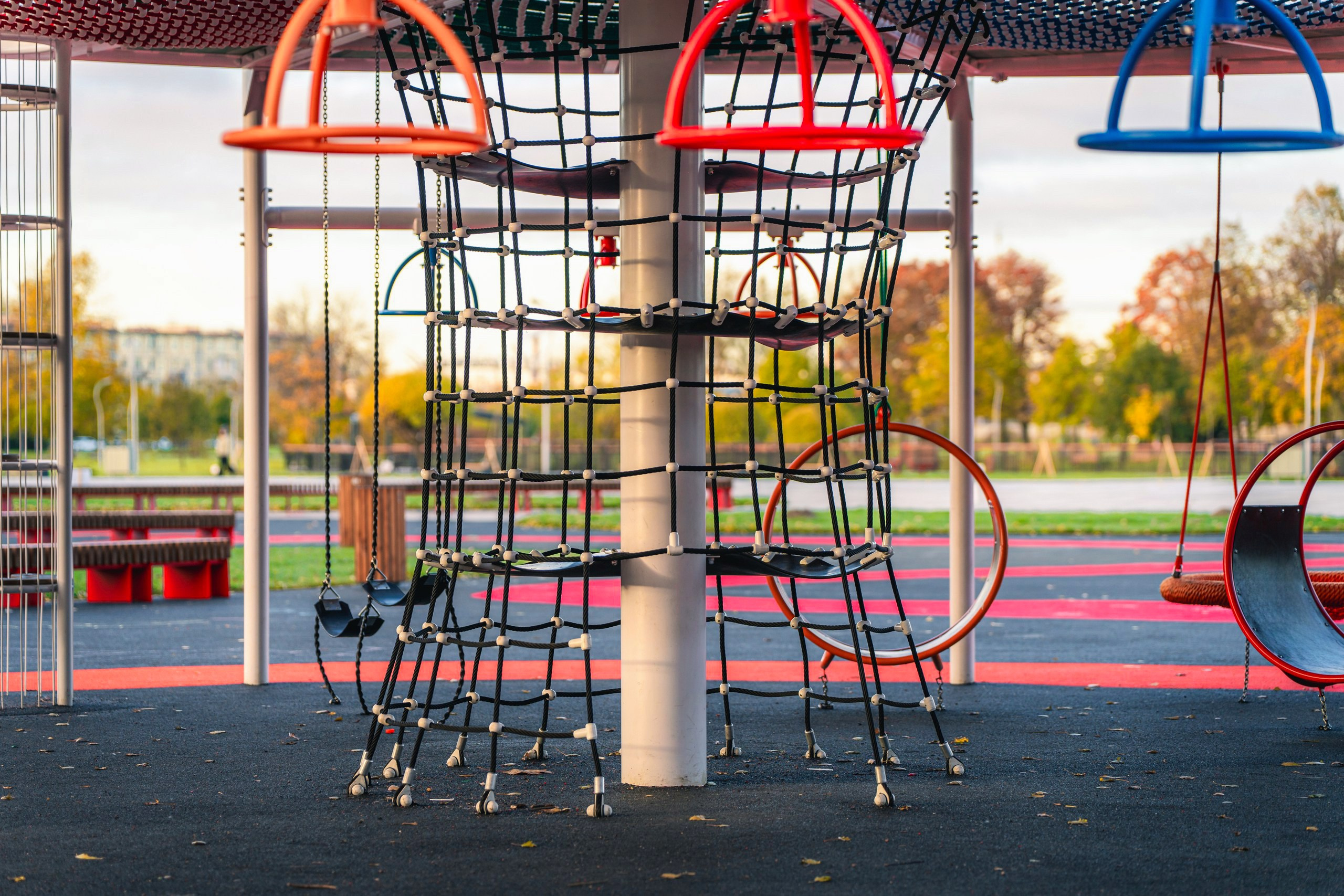 Детская площадка в Парке Авиаторов. Святослав Буньков | фотограф