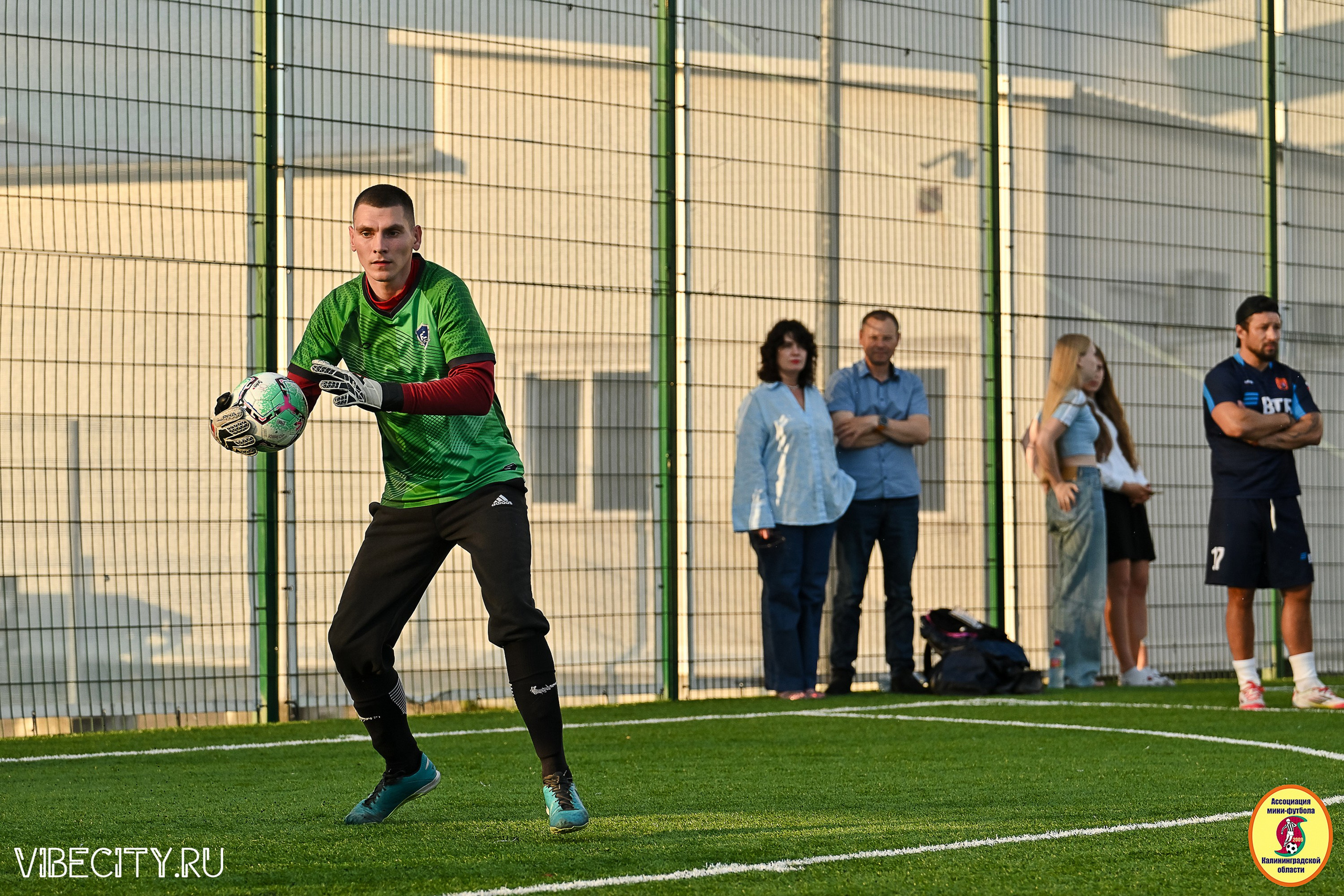 ИГРЫ МИНИ-ФУТБОЛЬНОЙ И КОРПОРАТИВНОЙ ЛИГИ. VIBECITY.RU Вайб Сити Ру Фоторепортажи Фотоотчеты Калининград