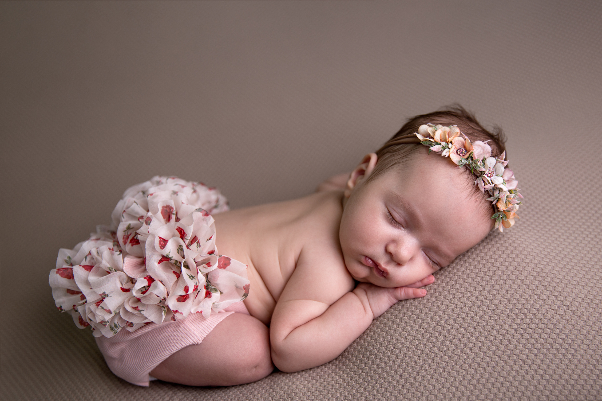 Фотосессия новорожденного (newborn). Фотограф новорожденных, детей до года и беременных в Симферополе