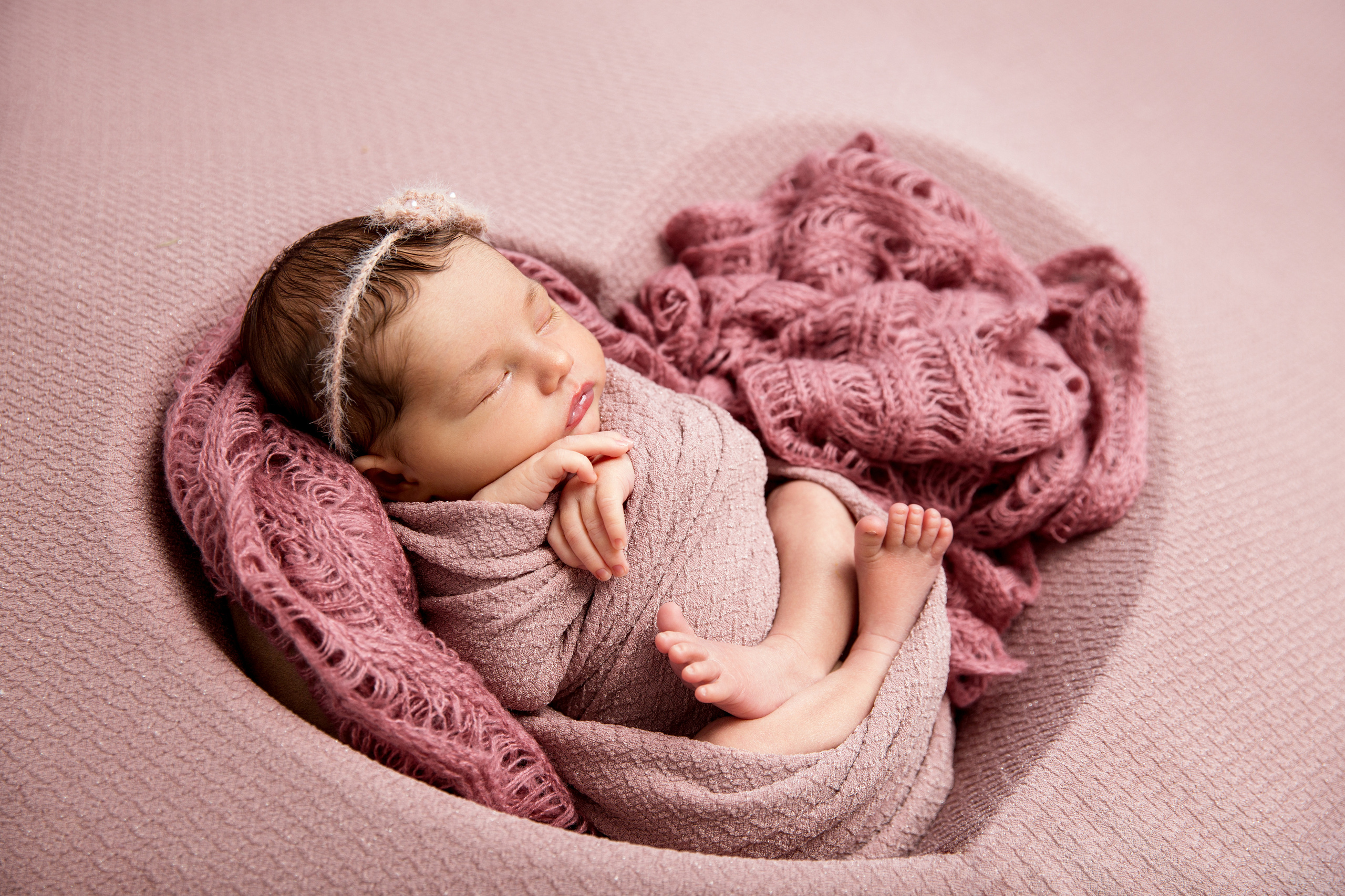 Фотосессия новорожденного (newborn). Фотограф новорожденных, детей до года и беременных в Симферополе