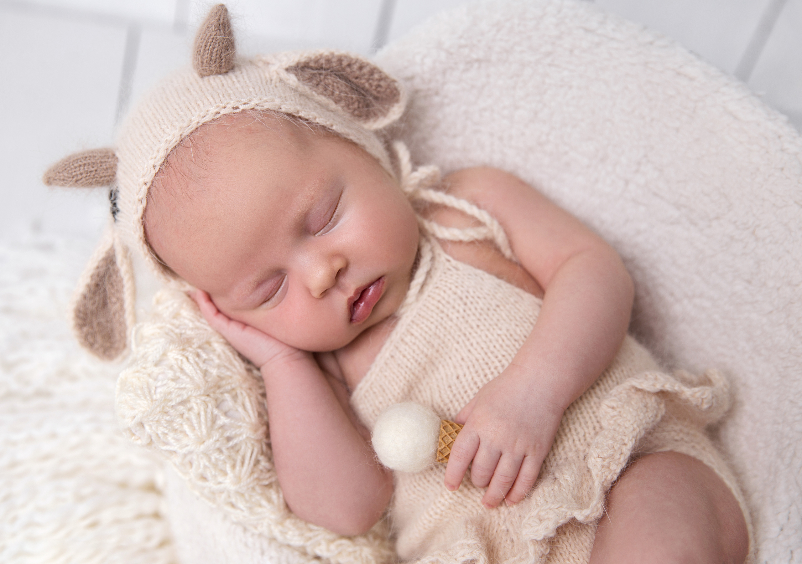 Фотосессия новорожденного (newborn). Фотограф новорожденных, детей до года и беременных в Симферополе