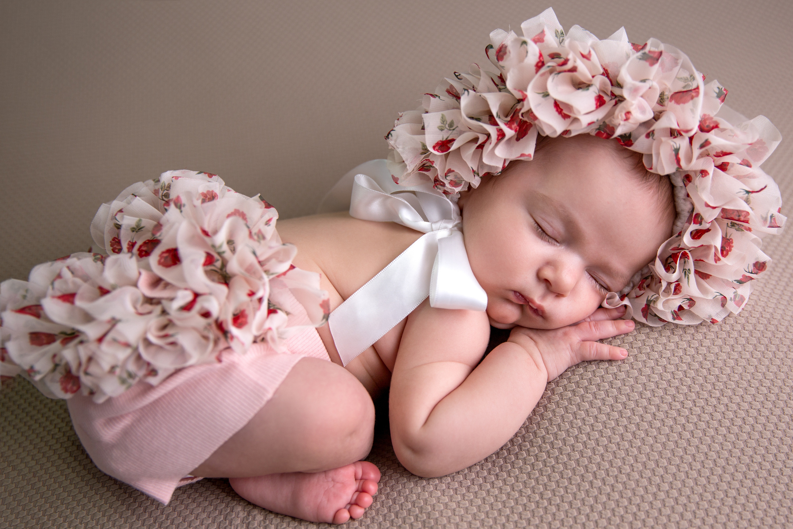 Фотосессия новорожденного (newborn). Фотограф новорожденных, детей до года и беременных в Симферополе