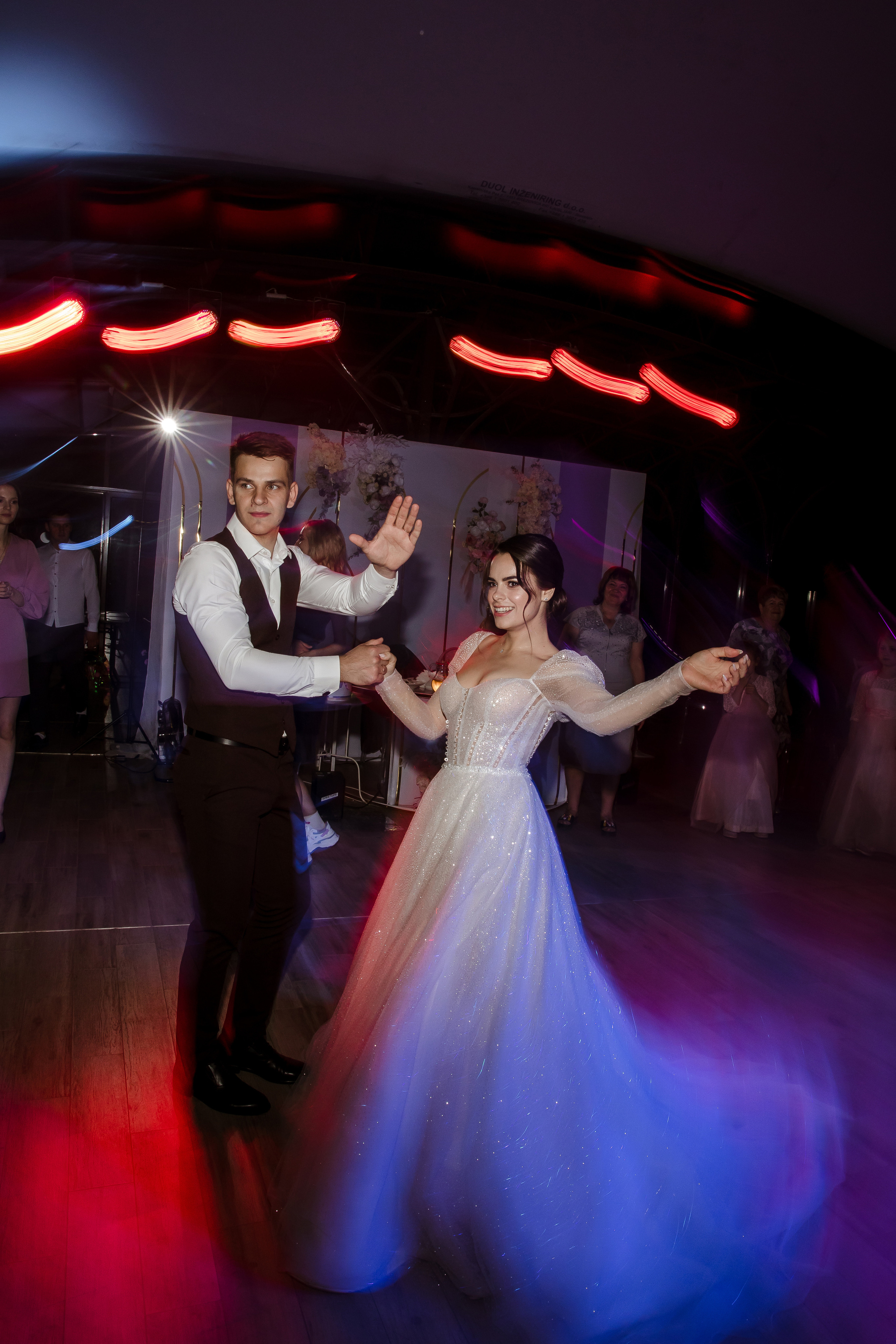 Свадебная фотосессия Даши и Юры в Тольятти. Свадебный и семейный фотограф в Самаре и Тольятти | Елена Топанцева