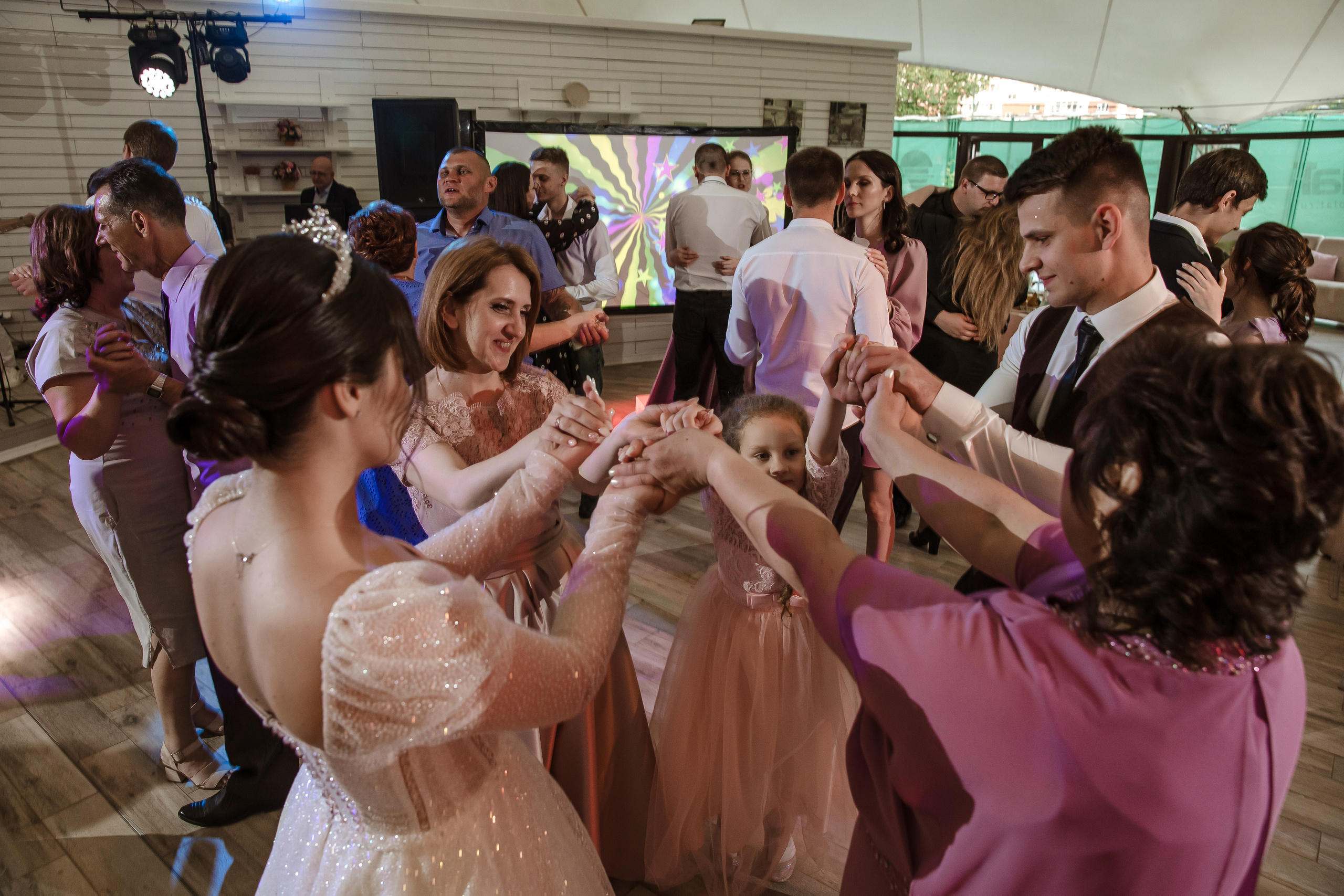 Свадебная фотосессия Даши и Юры в Тольятти. Свадебный и семейный фотограф в Самаре и Тольятти | Елена Топанцева