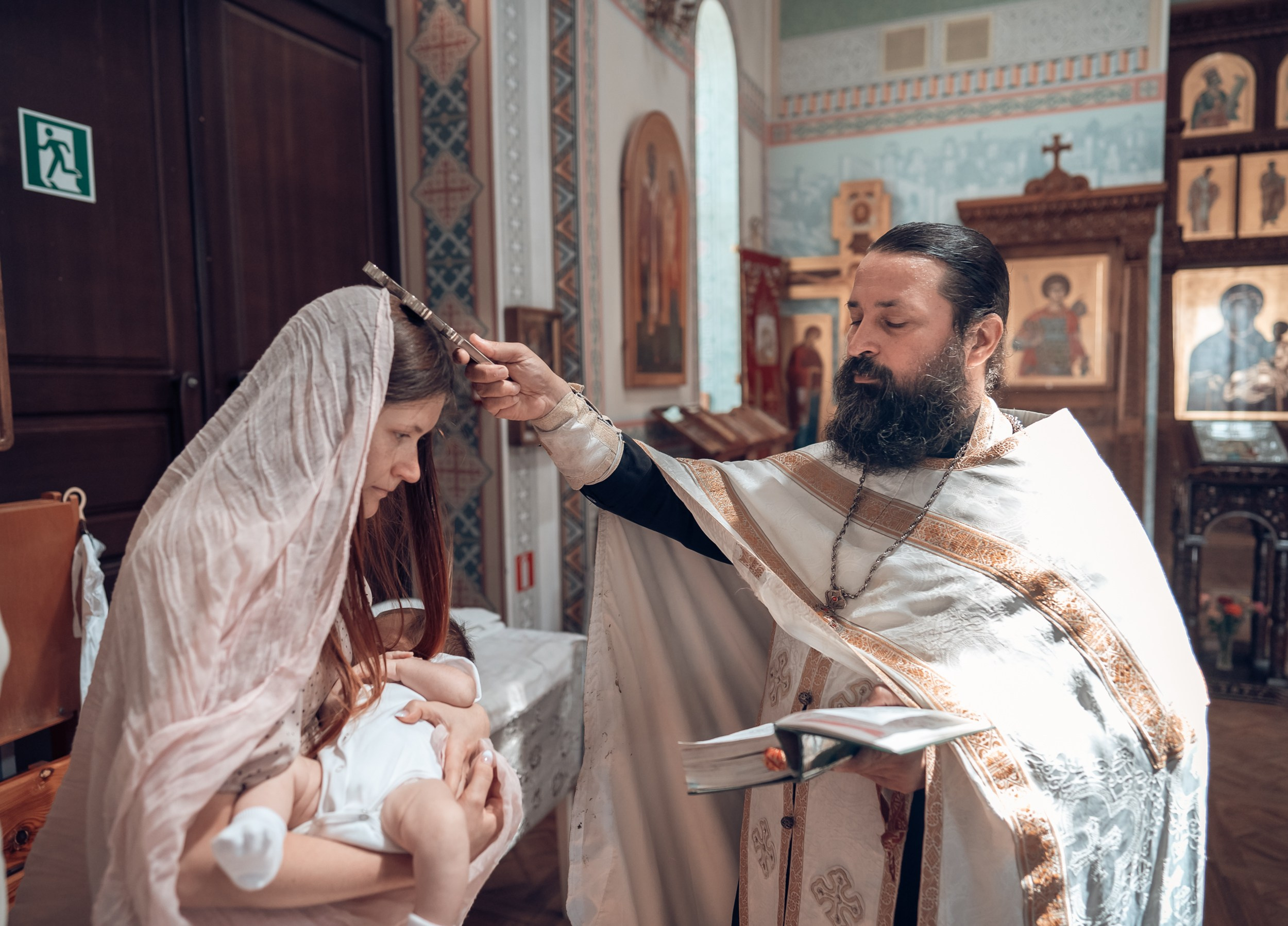 Крещение в храме Романа Исповедника г. Севастополь. Церковный фотограф Севастополь