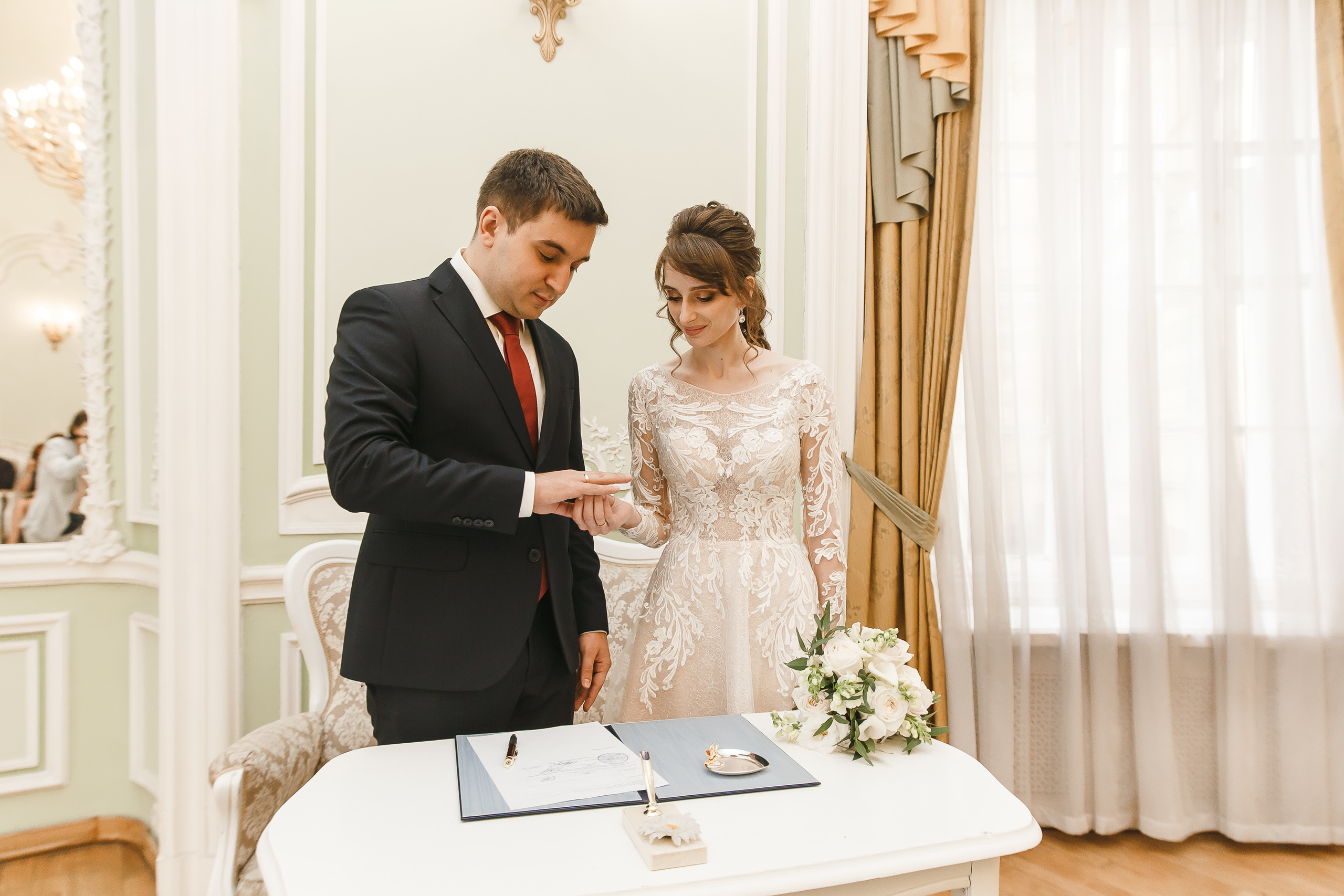 Свадебная фотосессия в Петроградском ЗАГСе