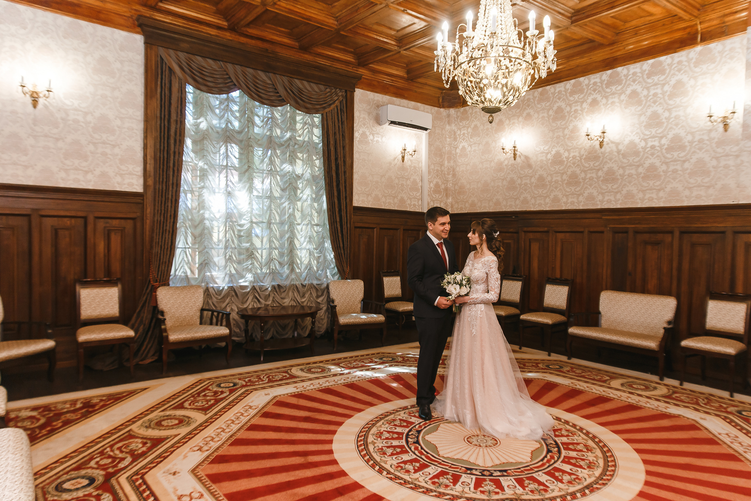 Свадебная фотосессия в Петроградском ЗАГСе