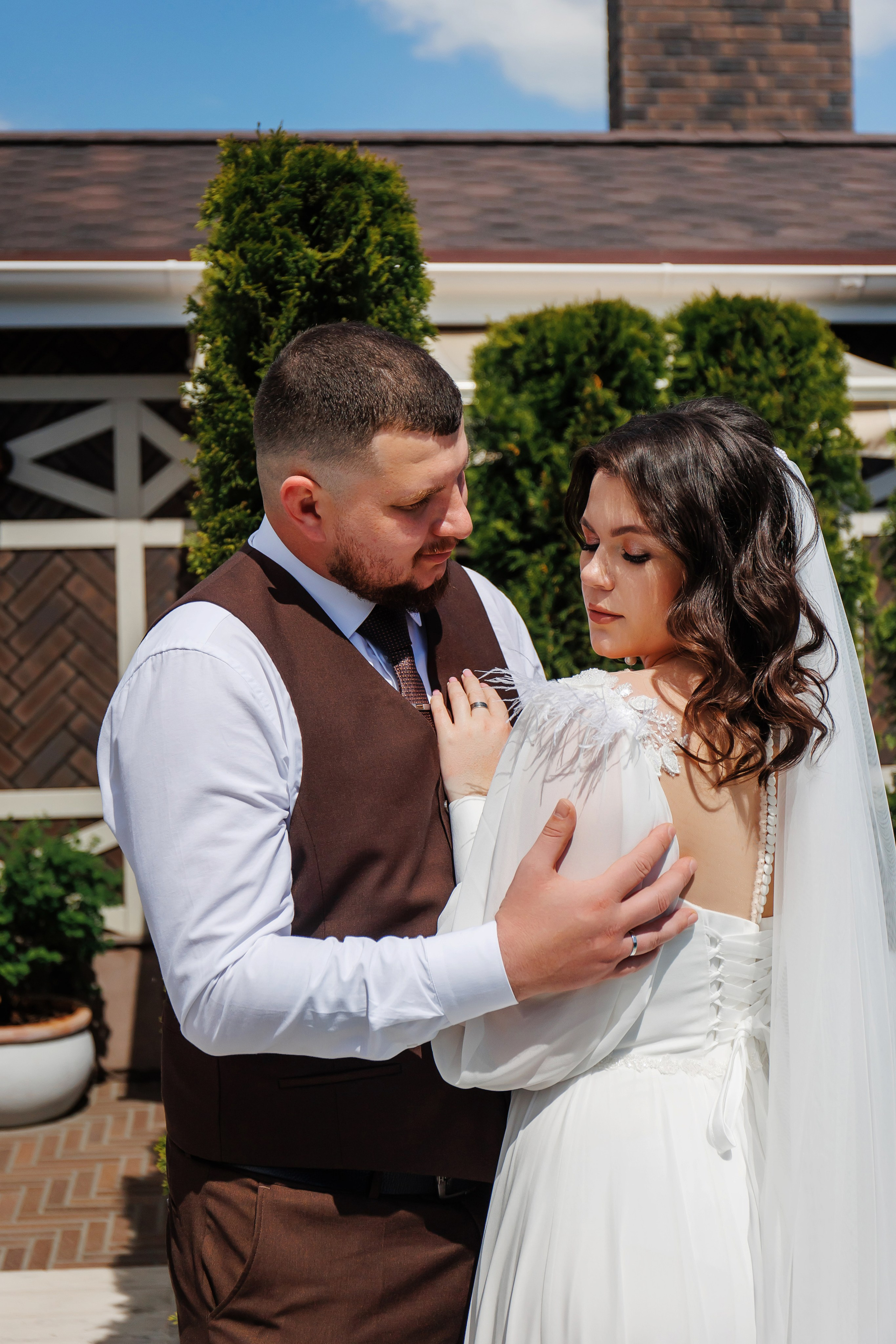 Сборы жениха и невесты в отеле Гринпарк г. Лабинск. Дмитрий Шевченко свадебное фото в г. Краснодар — Армавир — Лабинск