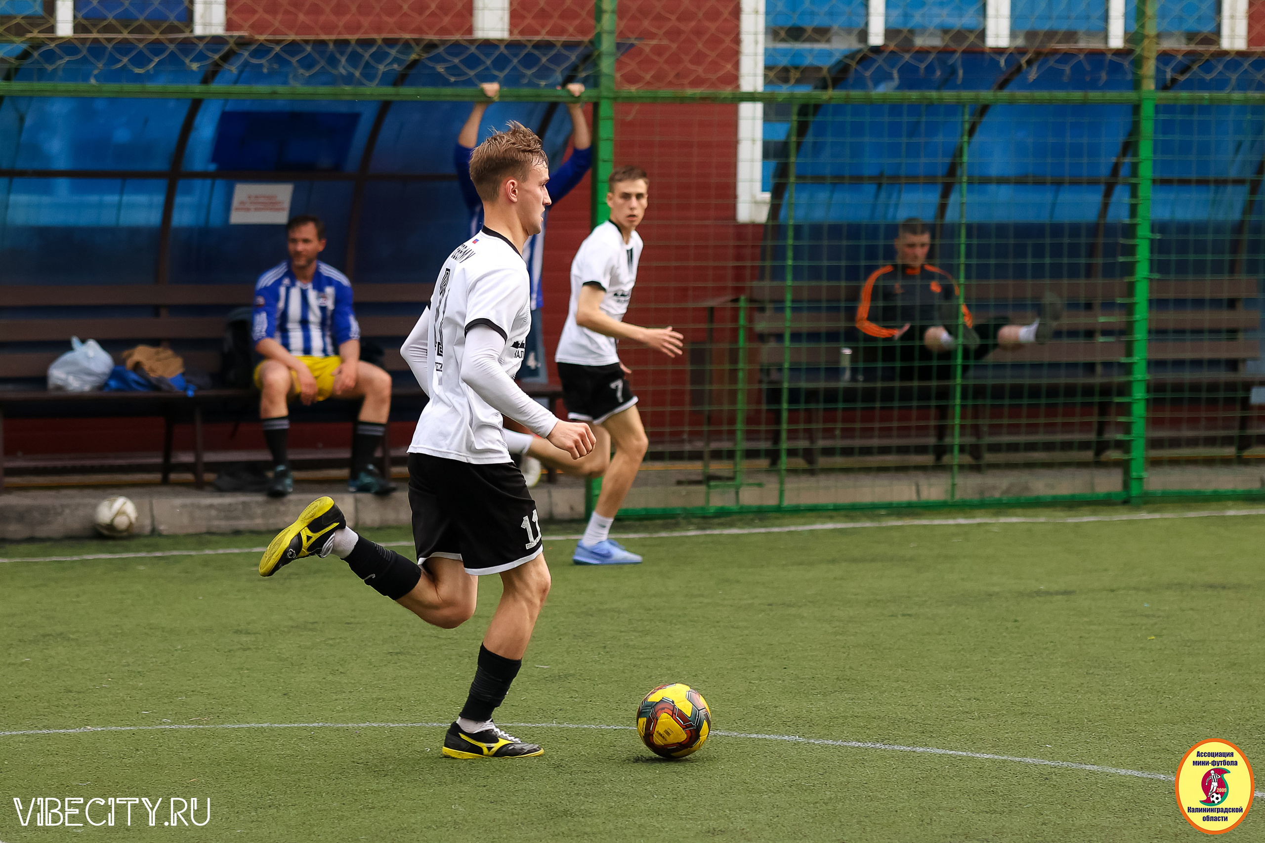 ИГРЫ МИНИ-ФУТБОЛЬНОЙ И КОРПОРАТИВНОЙ ЛИГИ. VIBECITY.RU Вайб Сити Ру Фоторепортажи Фотоотчеты Калининград