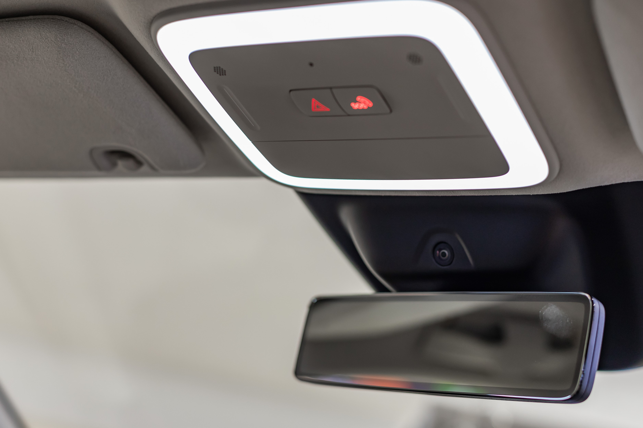 Фотосъемка электроавтомобилей для Emodels. Создание сайтов, SMM, производство контента | Студия «Медведь» | Услуги для бизнеса