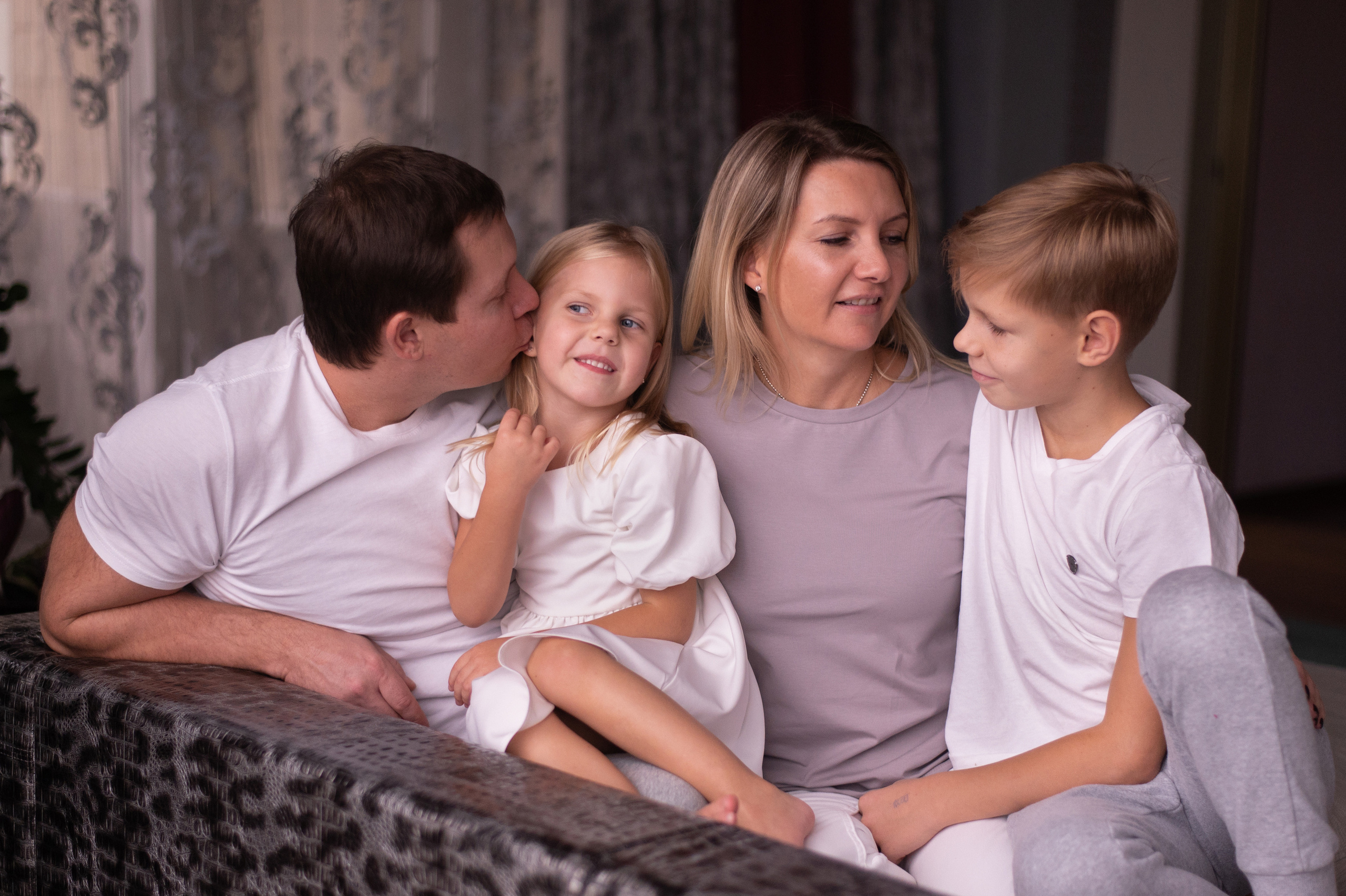 Домашняя съёмка: серия фотографий. Семейный и детский фотограф в Москве Анна Оськина