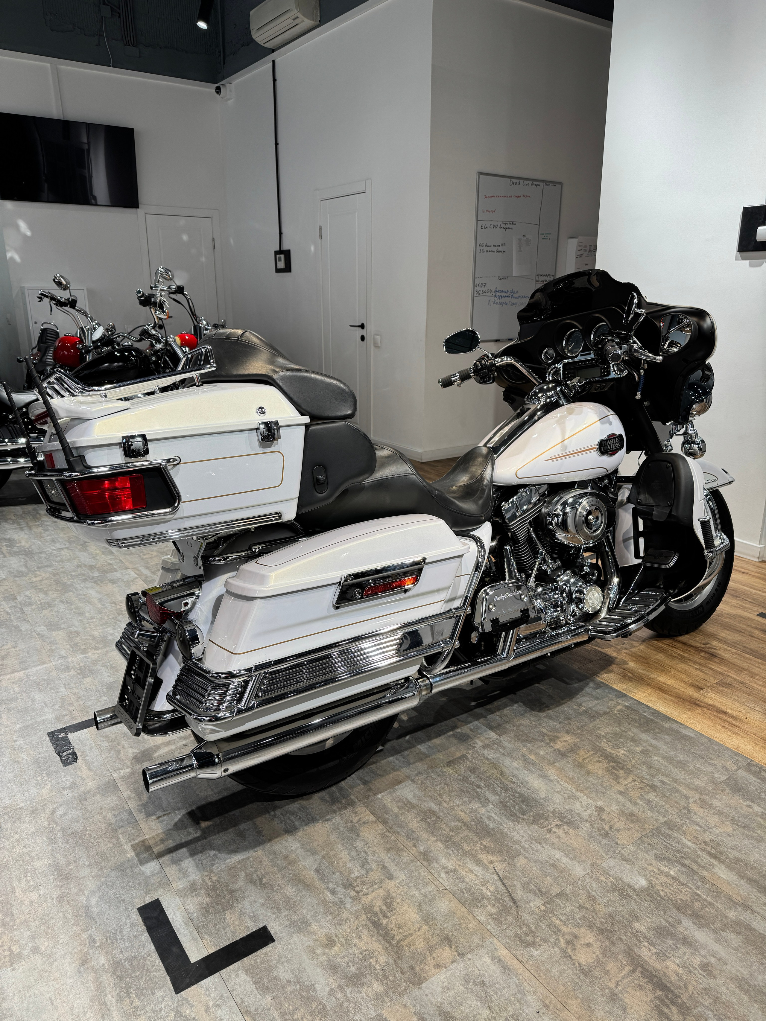 Harley Davidson Electra Glide Snow White (Mamba) (Touring) — купить мотоцикл. Hello Davidson, Москва. Только хорошие мотоциклы…