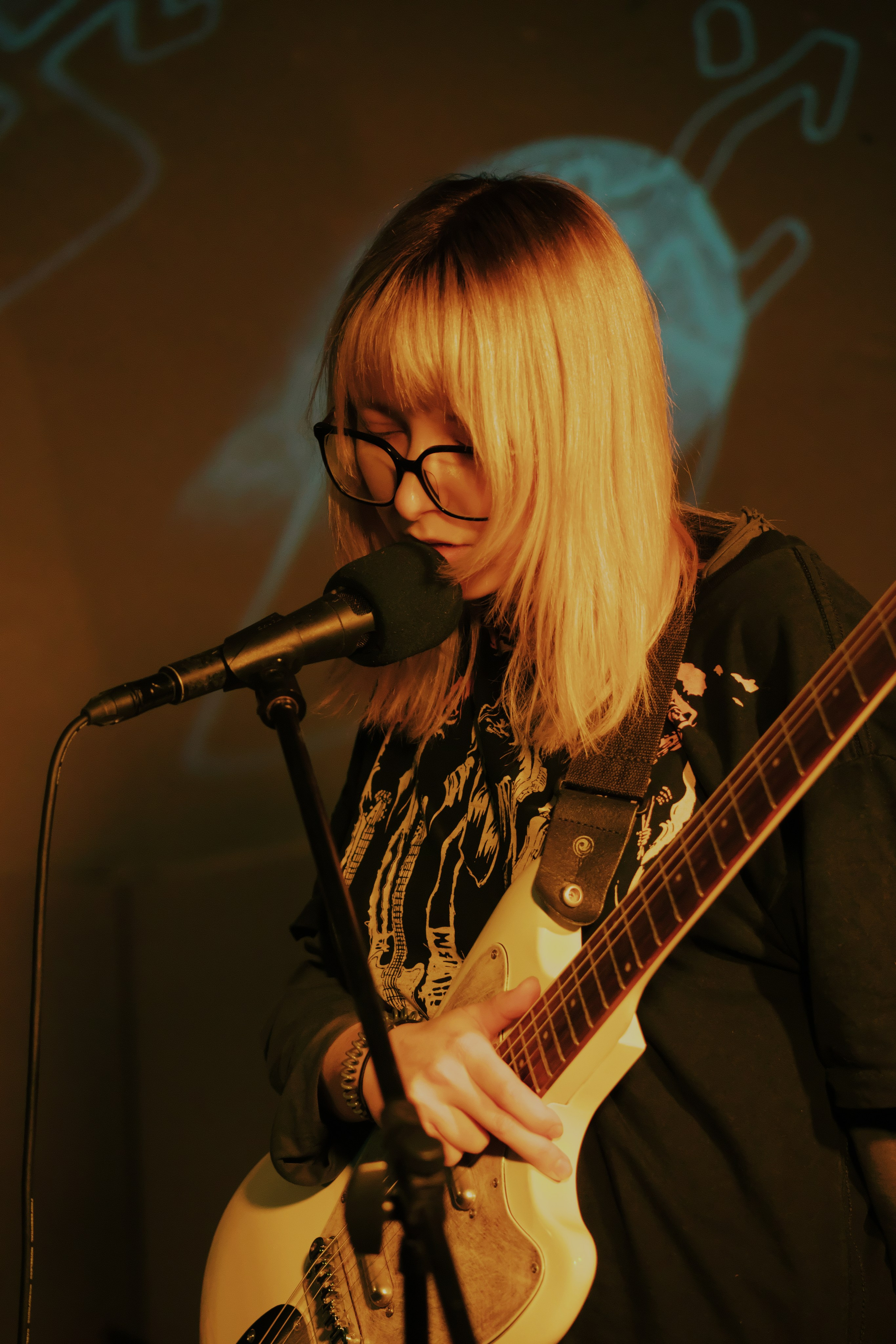 Видишь, я всё ещё здесь 🎛️. Миша Печёнкин | фотография