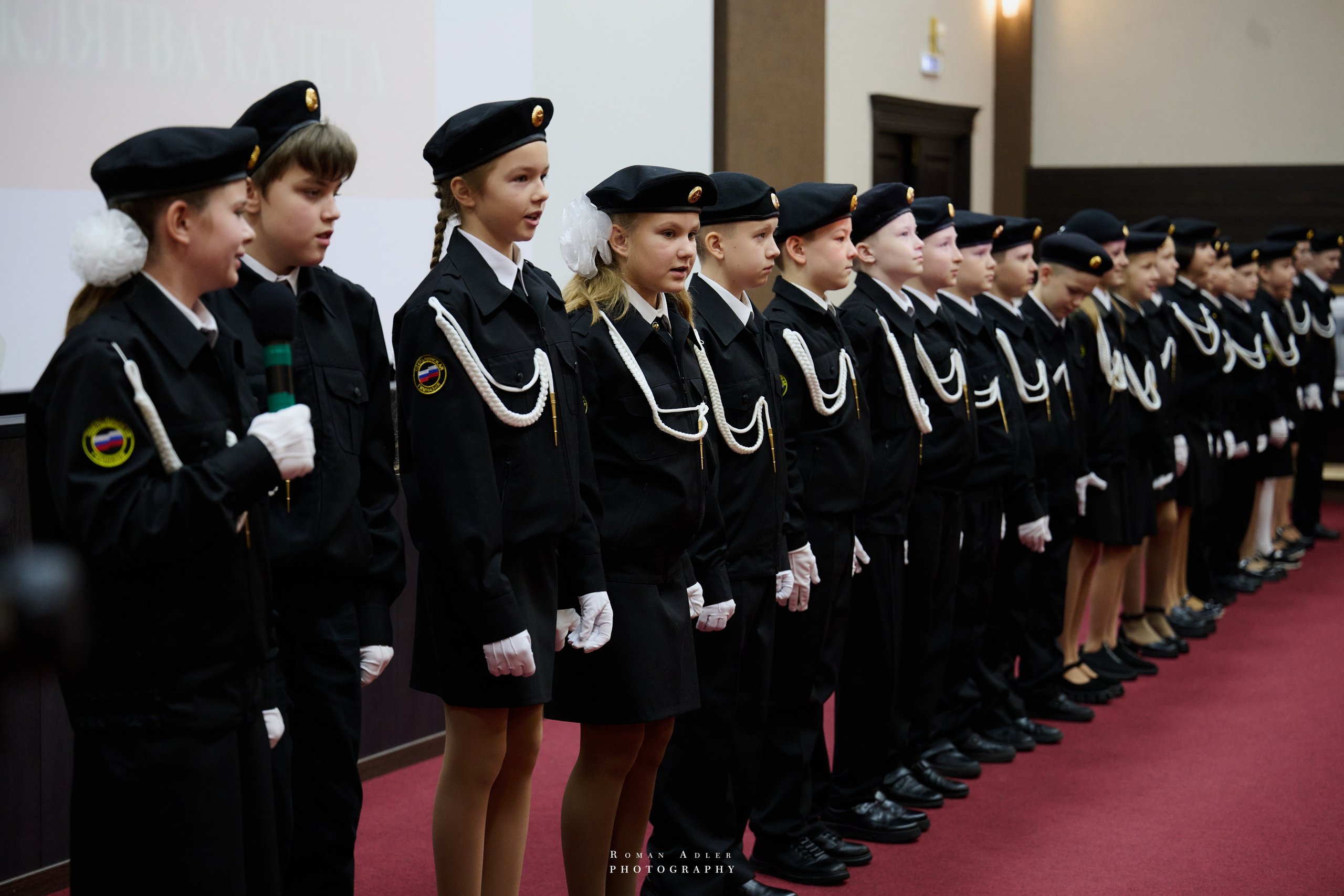 ДК «Победа» выставка фотопроекта «Территории». Фотограф Роман Адлер