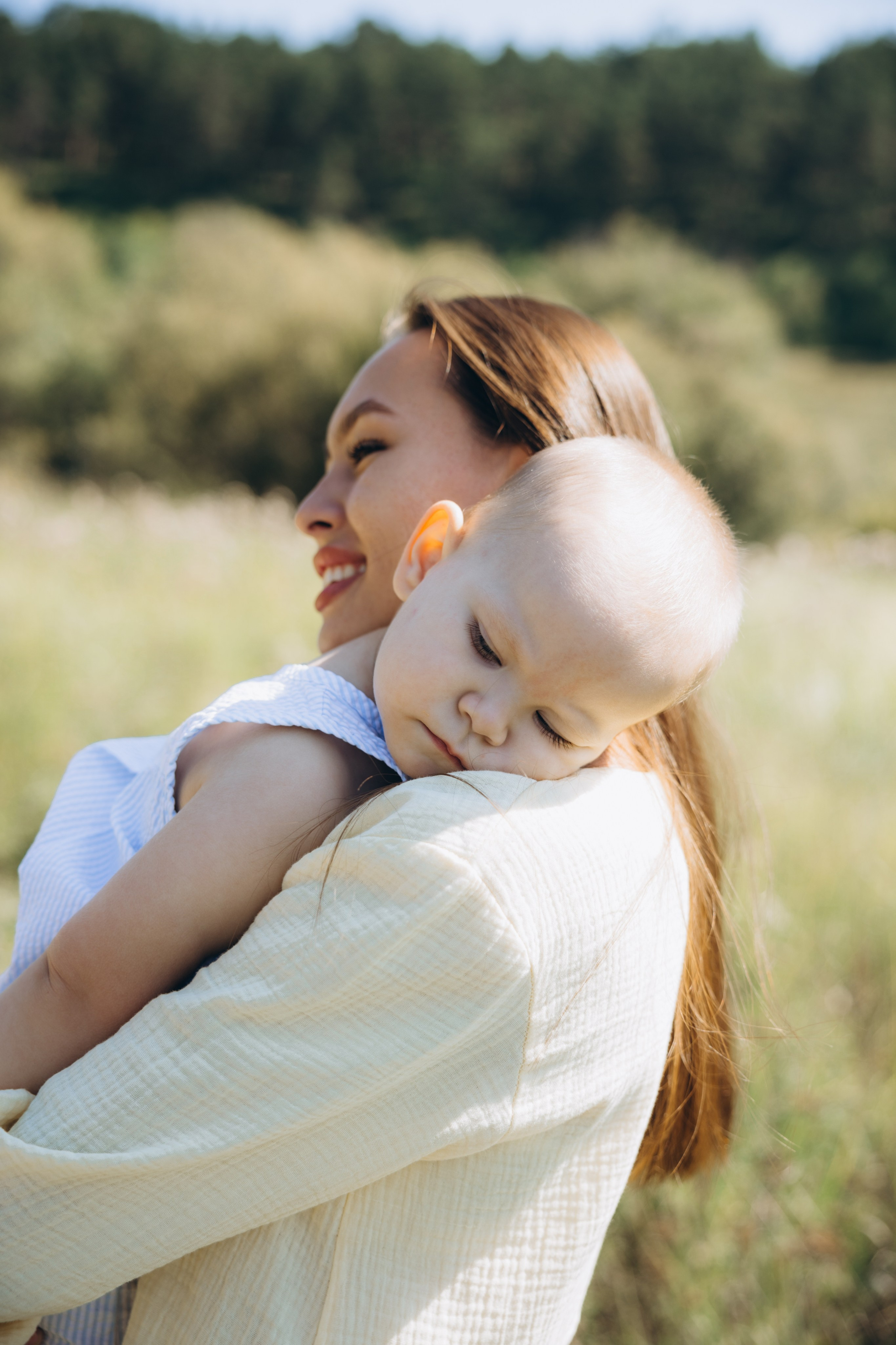 Семейная съёмка в поле. Свадебный, семейный фотограф в Иркутске Светлана Макаричева