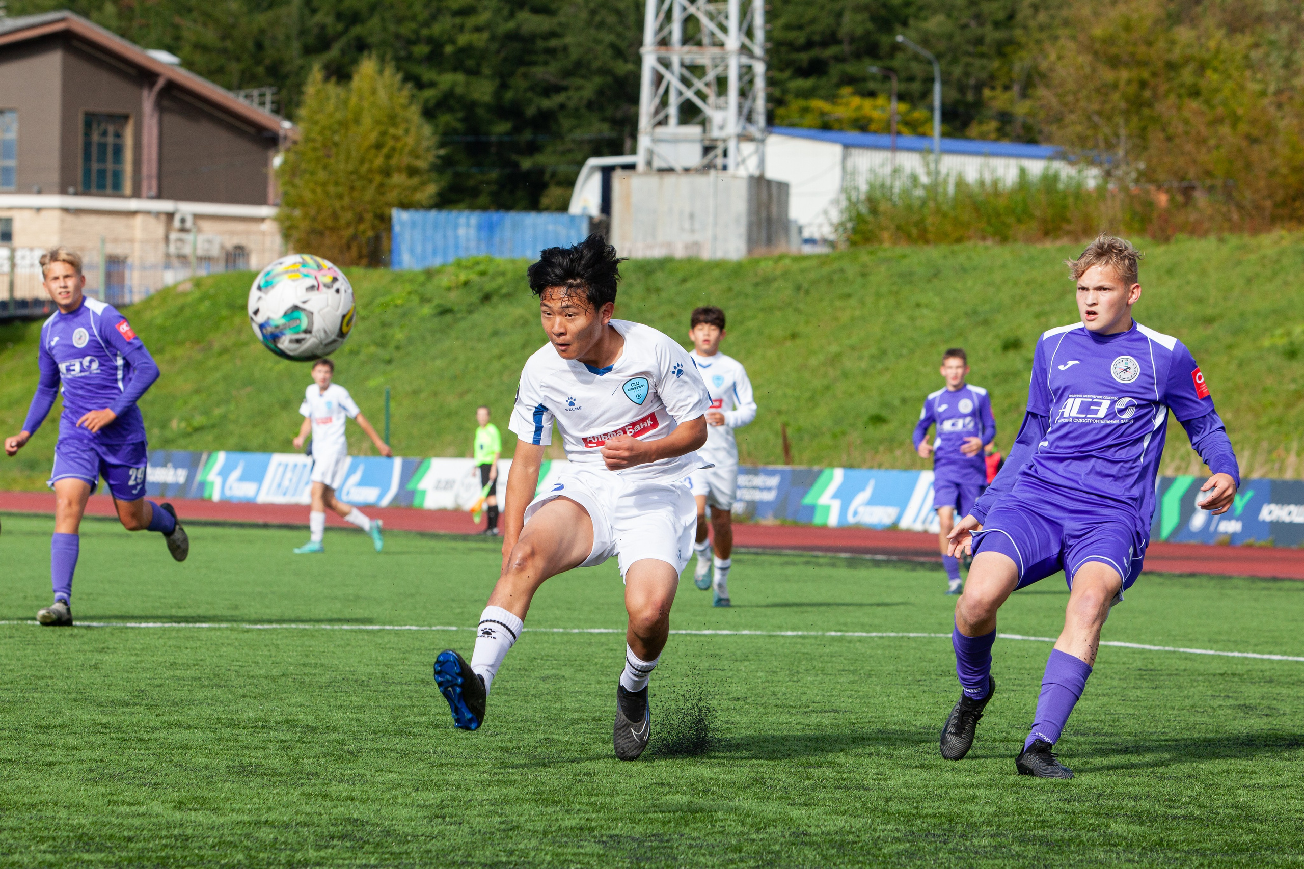 Матч юношеской футбольной лиги между командами СШ «Сахалин» и «СШОР № 1» (Комсомольск-на-Амуре). Кутузов Евгений Фотограф в Южно-Сахалинске