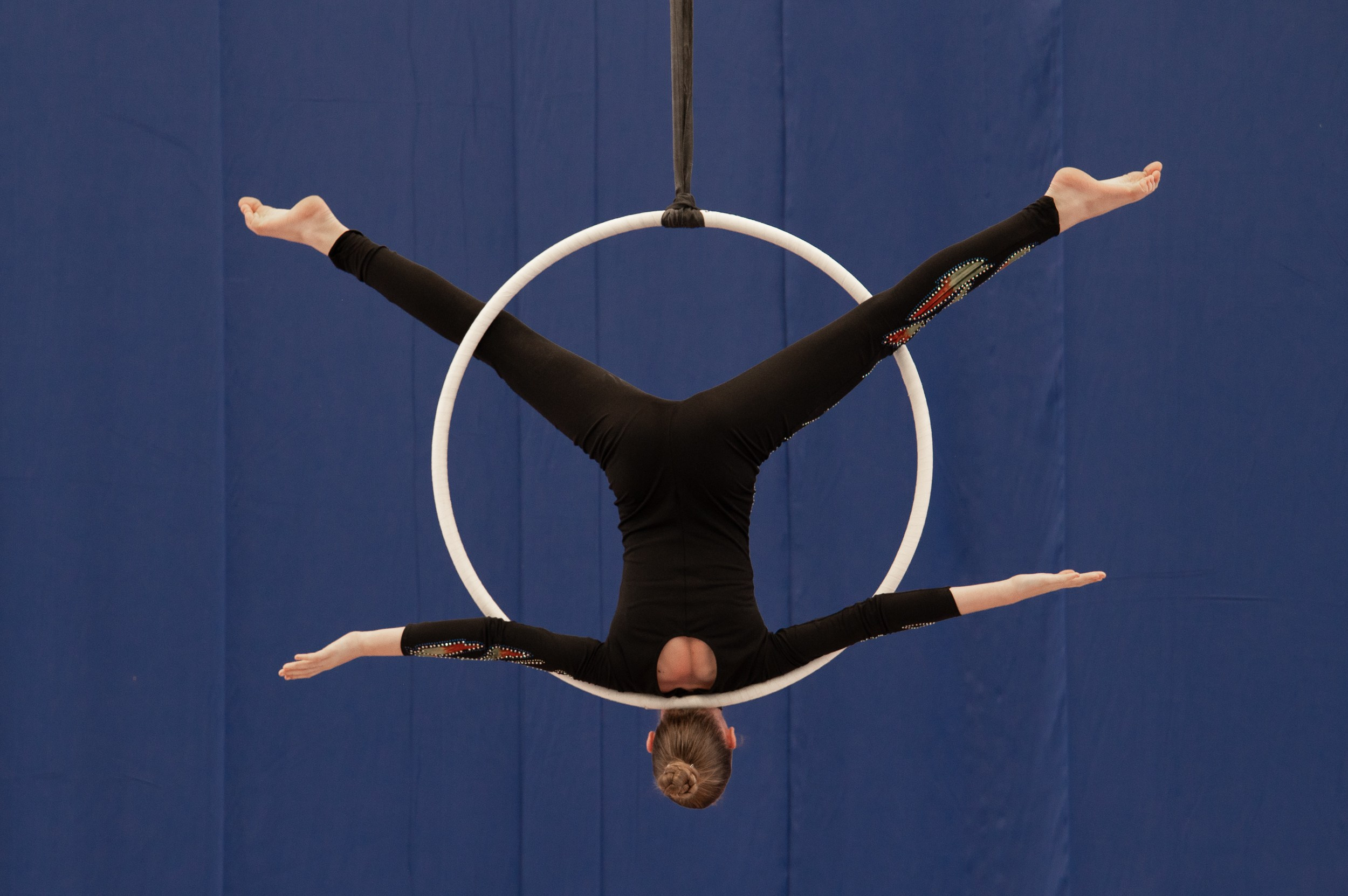 Воздушная гимнастика, 2025. Фотопортреты в Казани фотограф Олег Каракулов