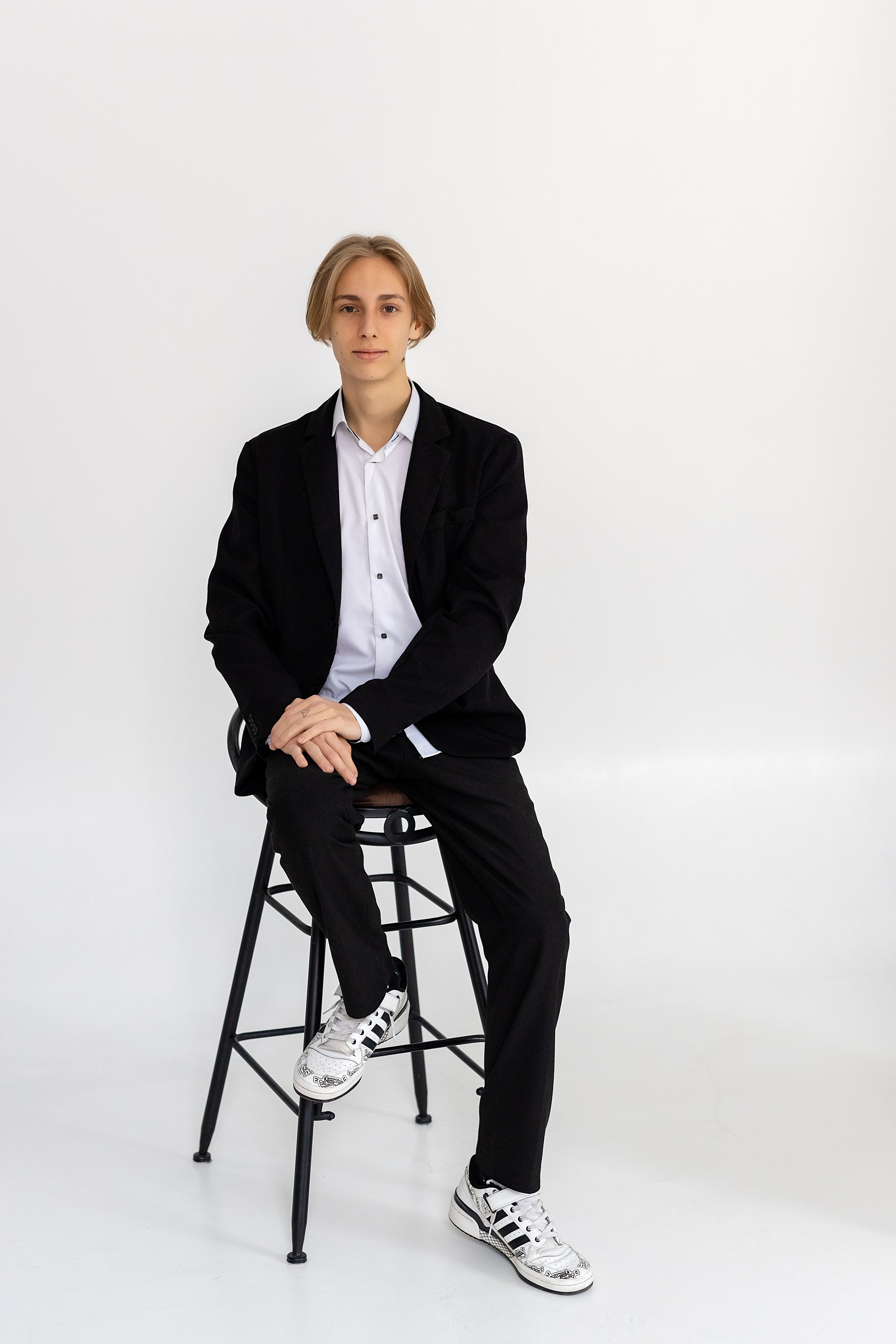 Выпускной альбом Владивосток 11 класс. Стильный выпускной альбом Владивосток фотограф Вероника Мигачева