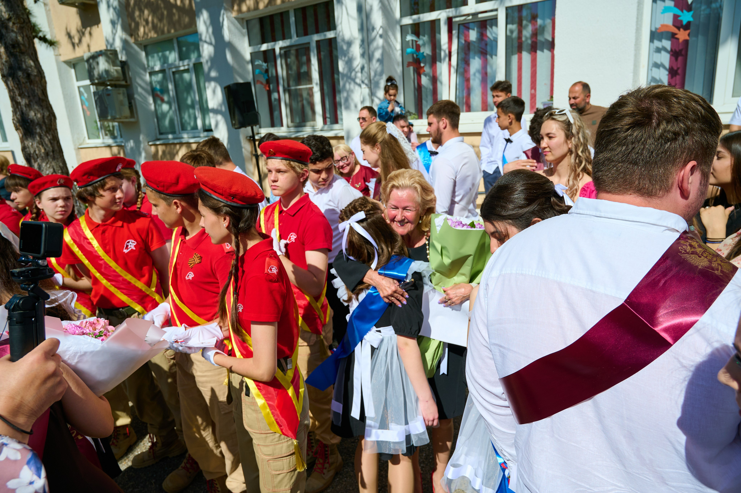 Последний звонок 2025. Жизнь курорта Кабардинка в фотографиях