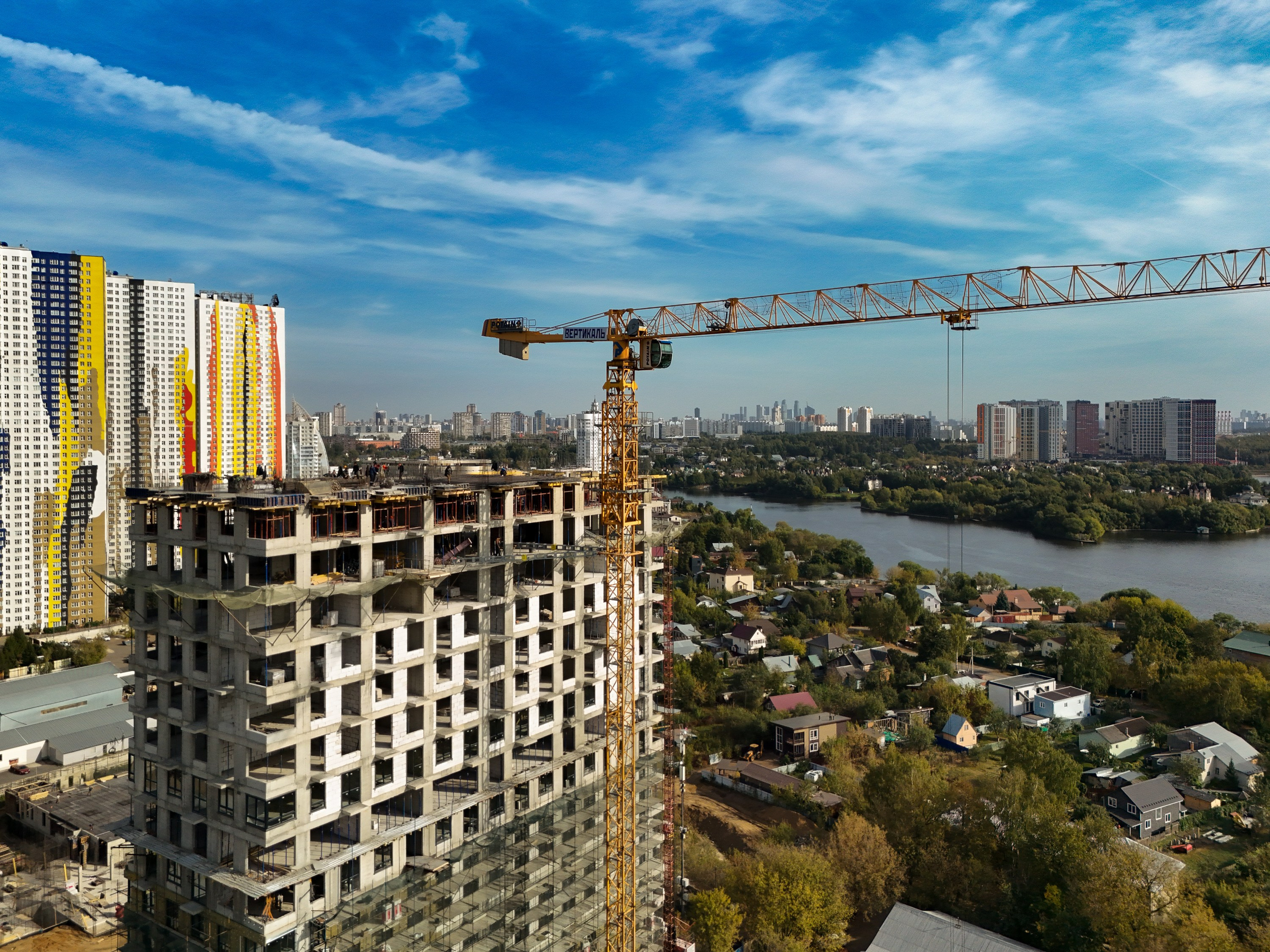 Архитектура и недвижимость. Ход строительства. Съемка с дрона. Профессиональное решение для частных лиц и бизнеса