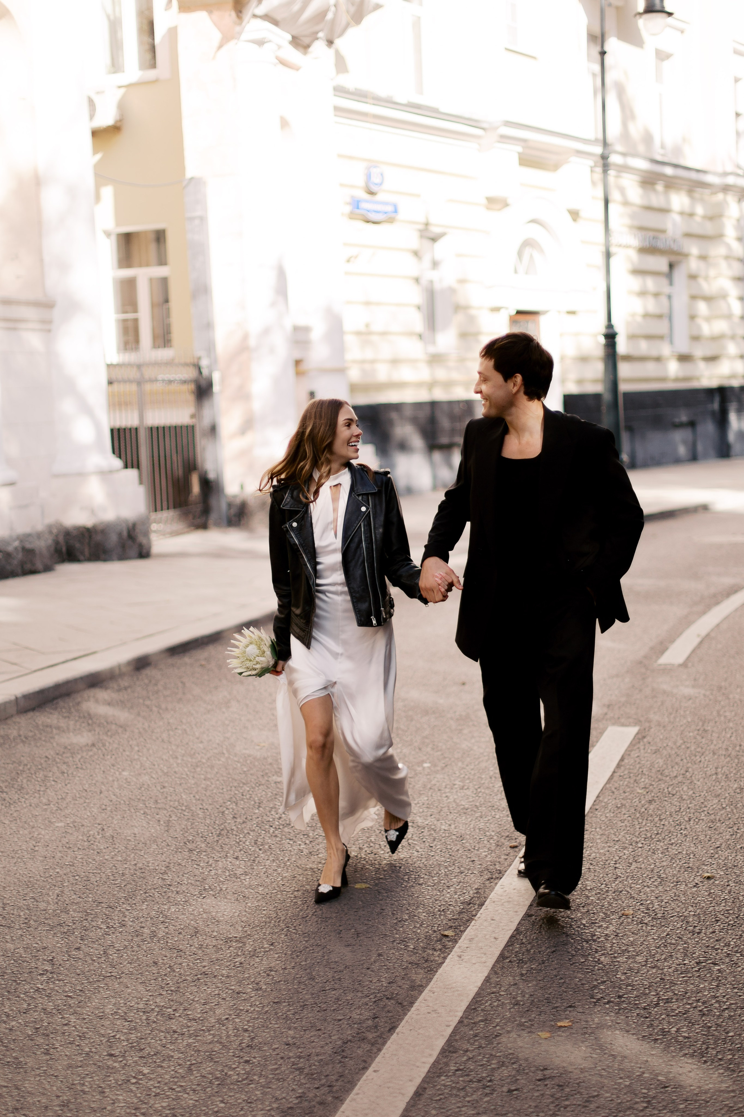 Свадебная прогулка по Патриаршим Прудам, свадебный фотограф Москва