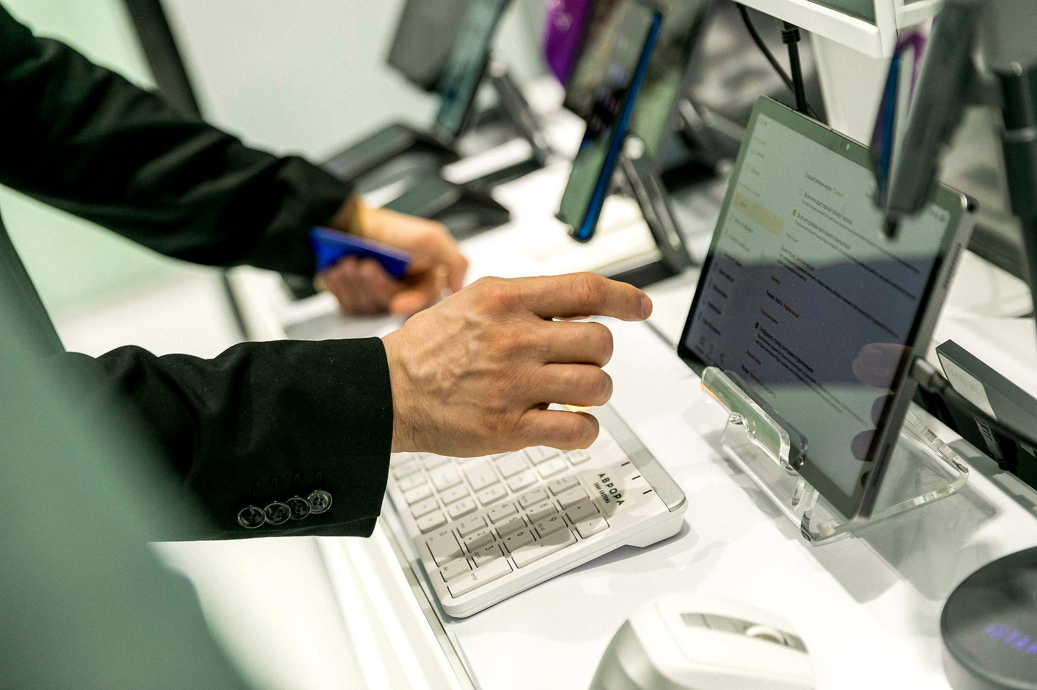 Съемка репортажа в Сочи для пяти компаний — участников Финополиса 2025, который проходил в Сириусе в октябре 2025 года. Фотограф Михаил Мордасов, Сочи. Мероприятия, портреты, спорт, репортаж