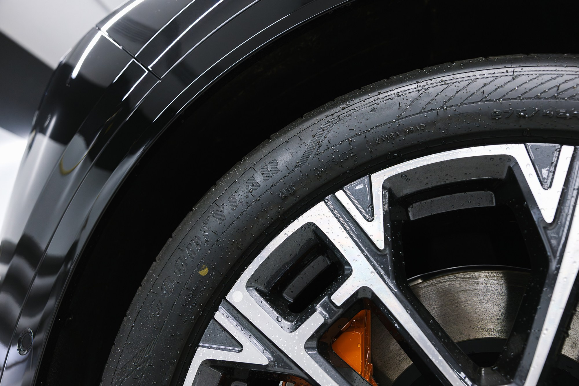 Lynk & Co 900 Ultra 2,0hyb 4WD AT (734 л. с.). Автосалон «Х-Авто»