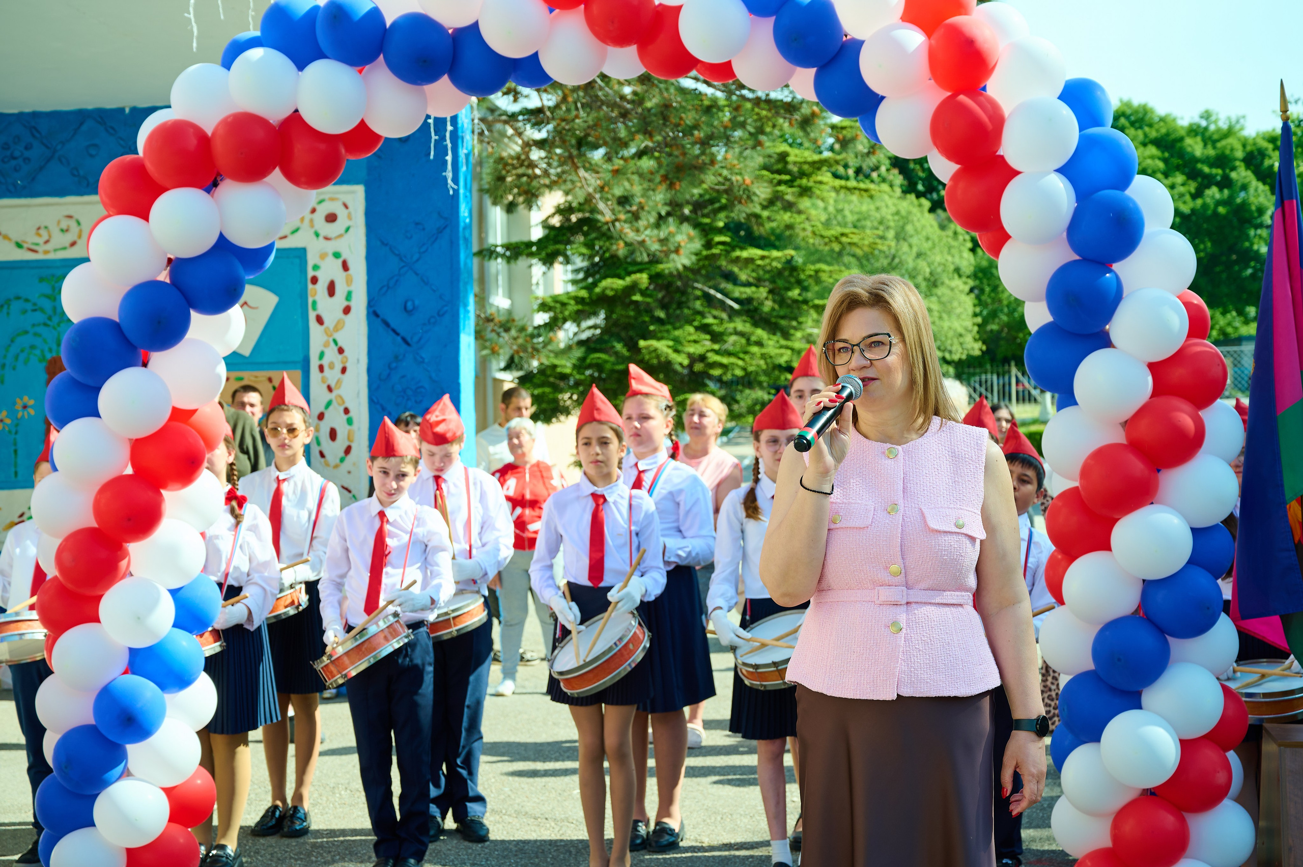 Последний звонок 2025. Жизнь курорта Кабардинка в фотографиях