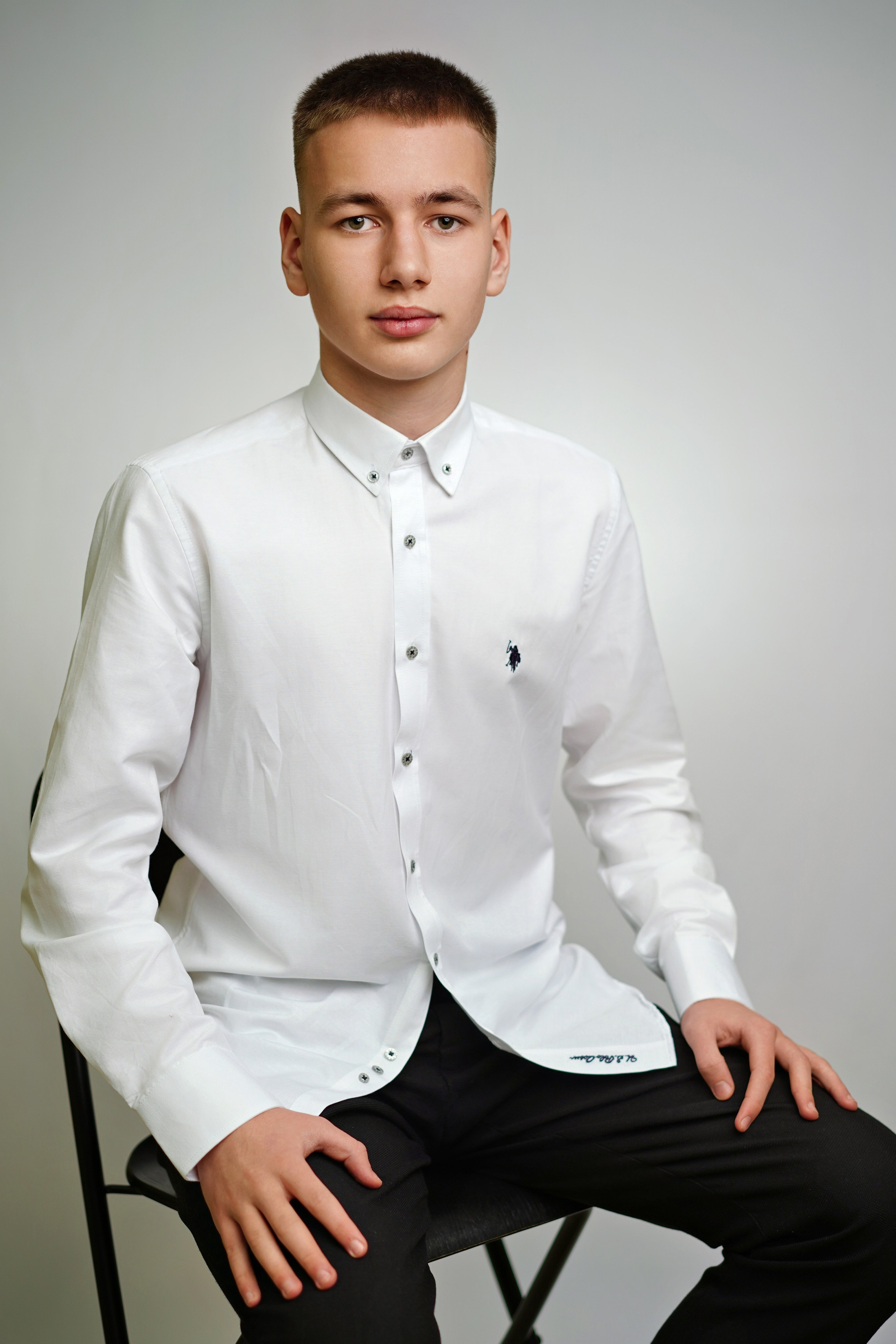 Стиль портрета в студии. GOTRA — выпускные альбомы в Тюмени