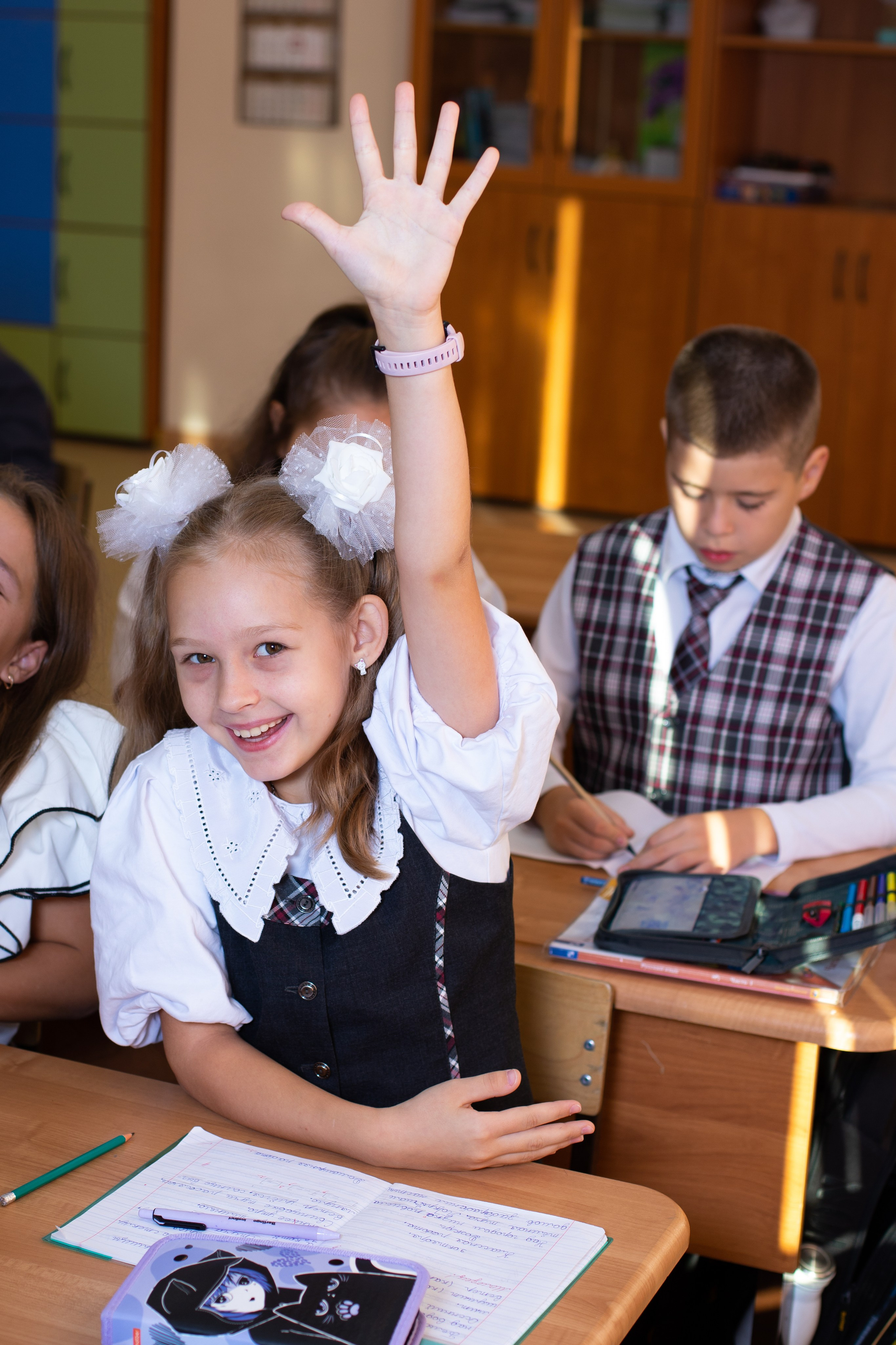 1 день в школе фото. ВЫПУСКНЫЕ АЛЬБОМЫ для детского сада и школы Санкт-Петербург и Лен. область