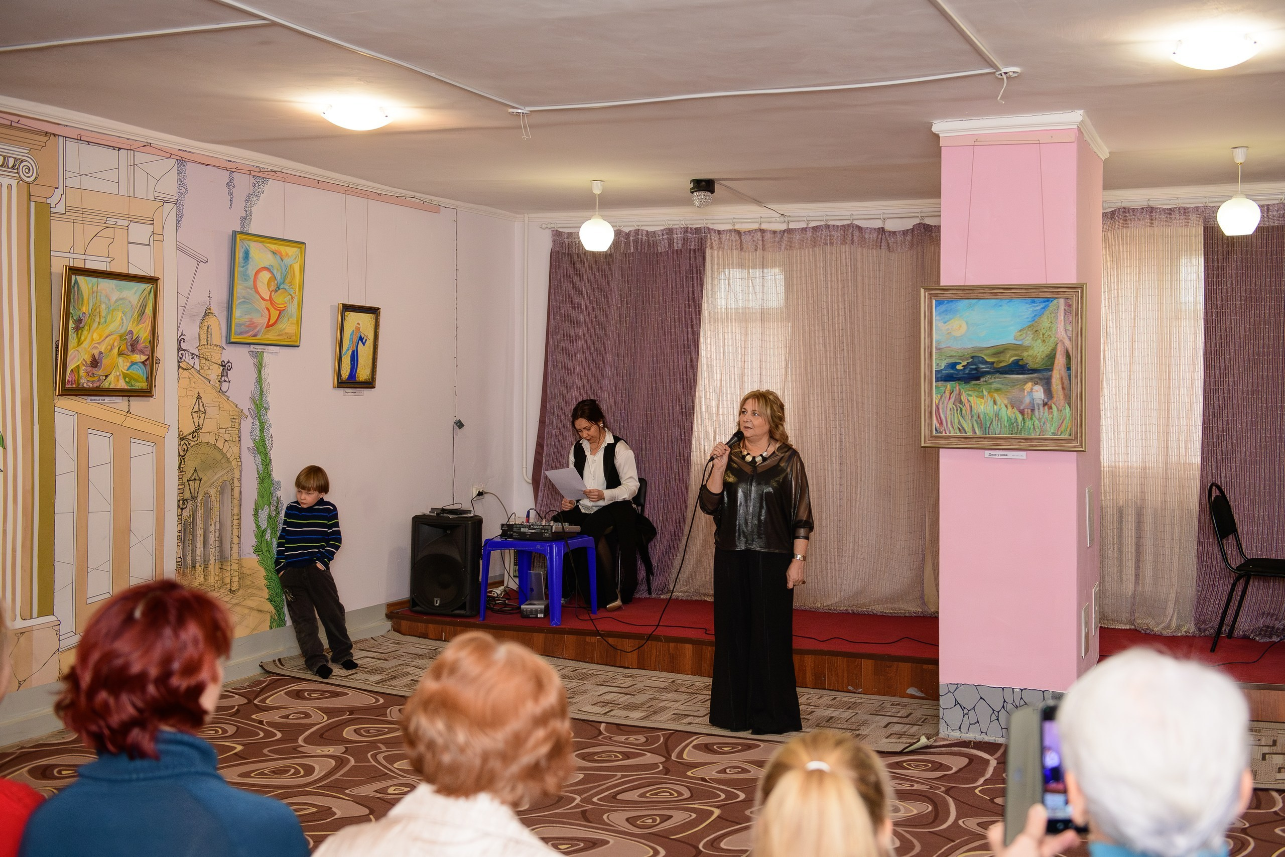 Выставка «Влюбленная в мир». Художница Татьяна Иванова-Гуляева. Семейный клуб «Открытый город»