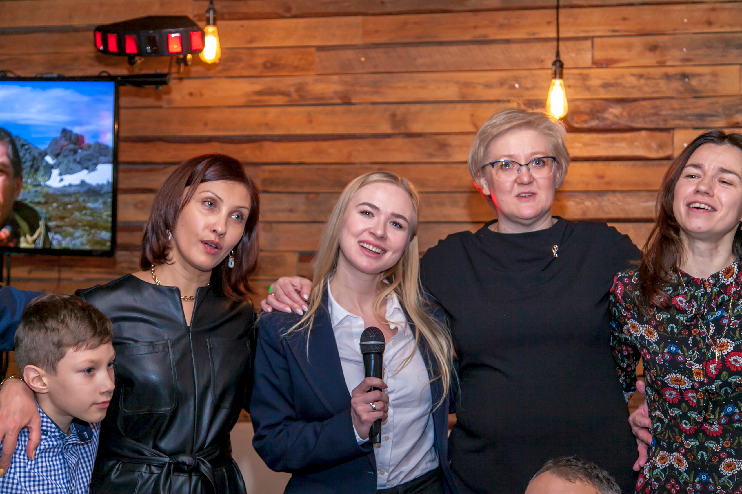 Ведущая на свадьбу Мария Снегур. Ведущий, Тамада, DJ, фото в Перми. Хорошее настроение