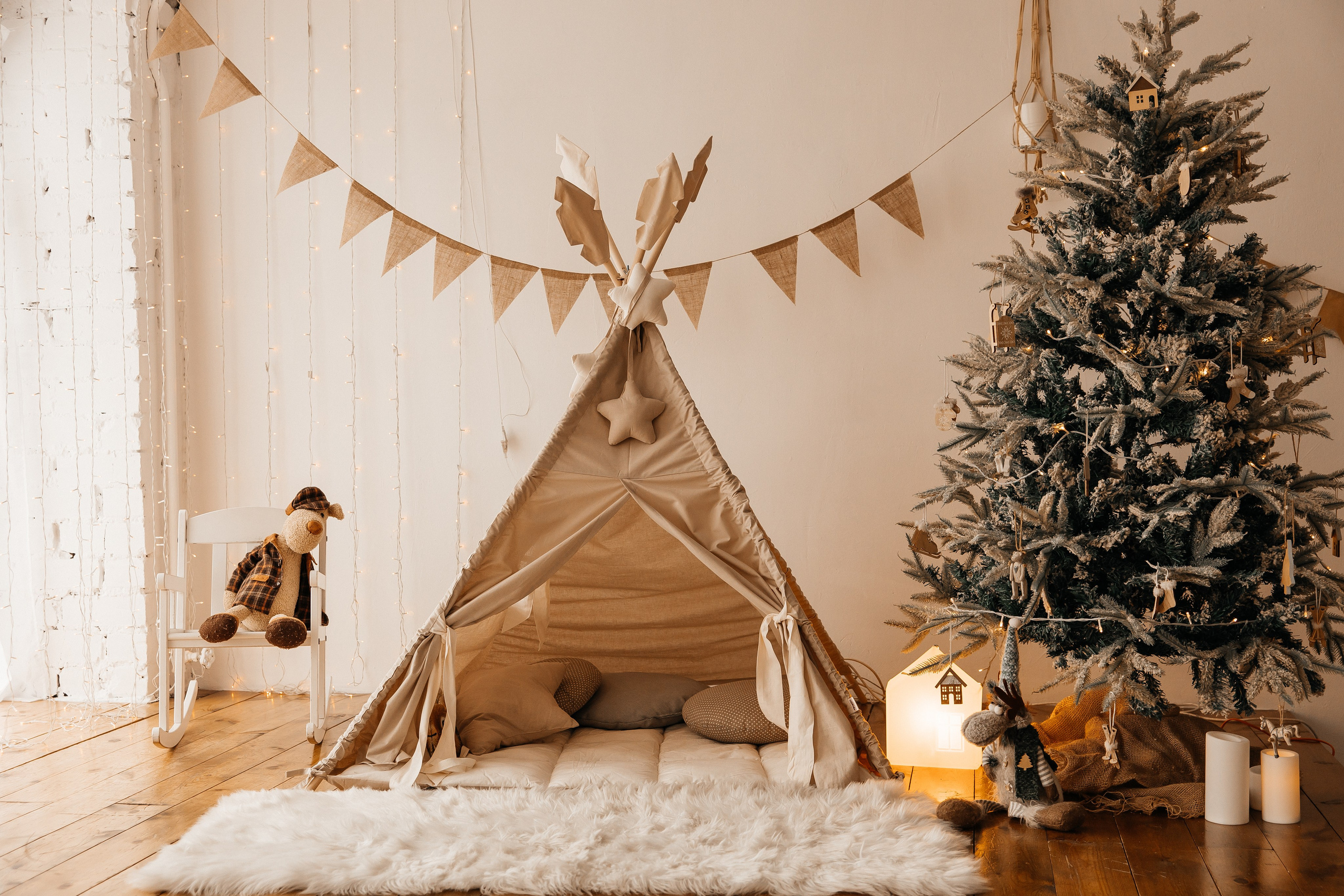 Лотос. Фотостудия 220 — первая в Чите фотостудия, предназначенная для работы