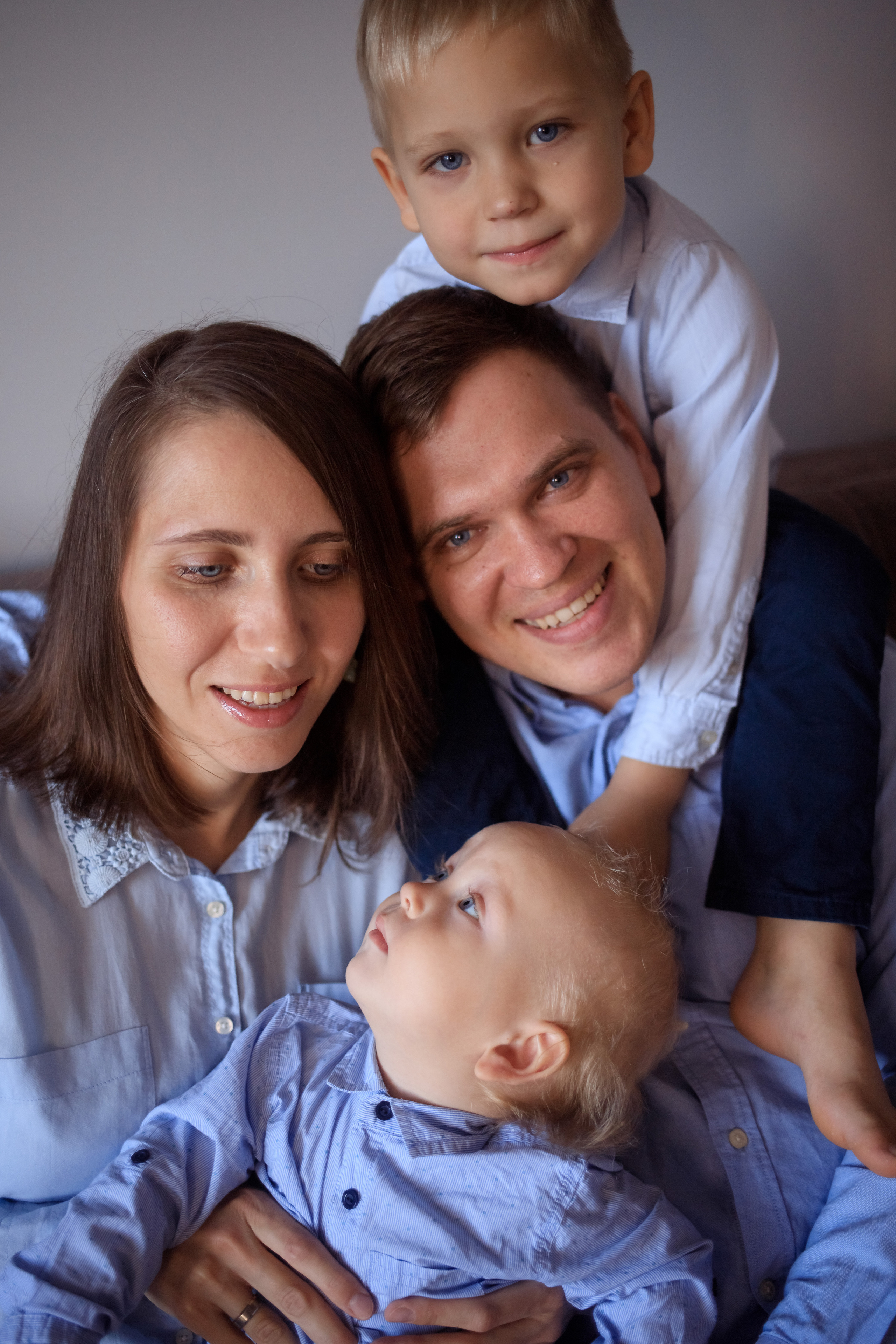 Лера и ее команда. Домашняя фотосессия. Годик Стефану. Семейный и детский фотограф в Краснодаре Лафета Алена